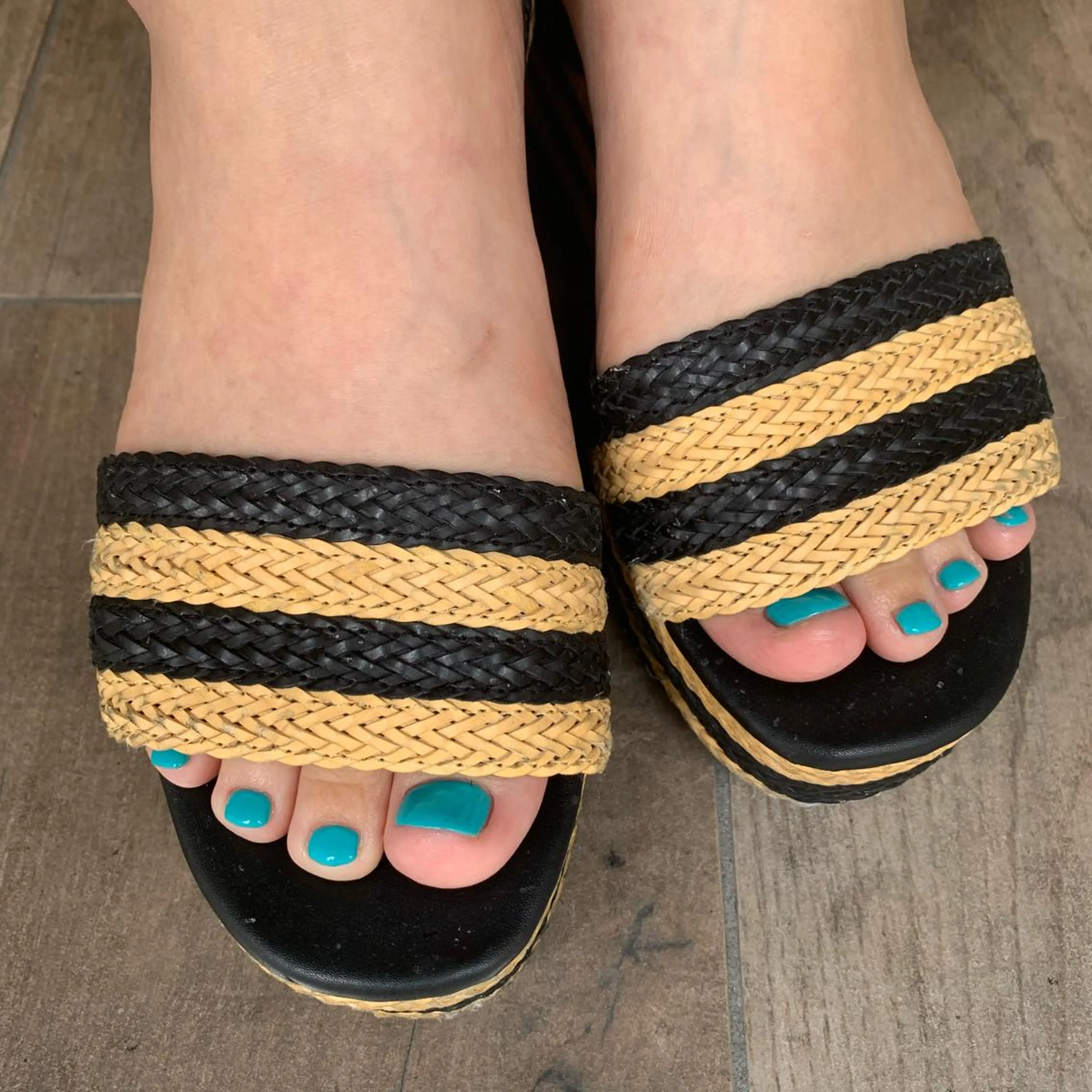 ネイル emanon 新宿東口店所属・nailist akariのネイルデザイン