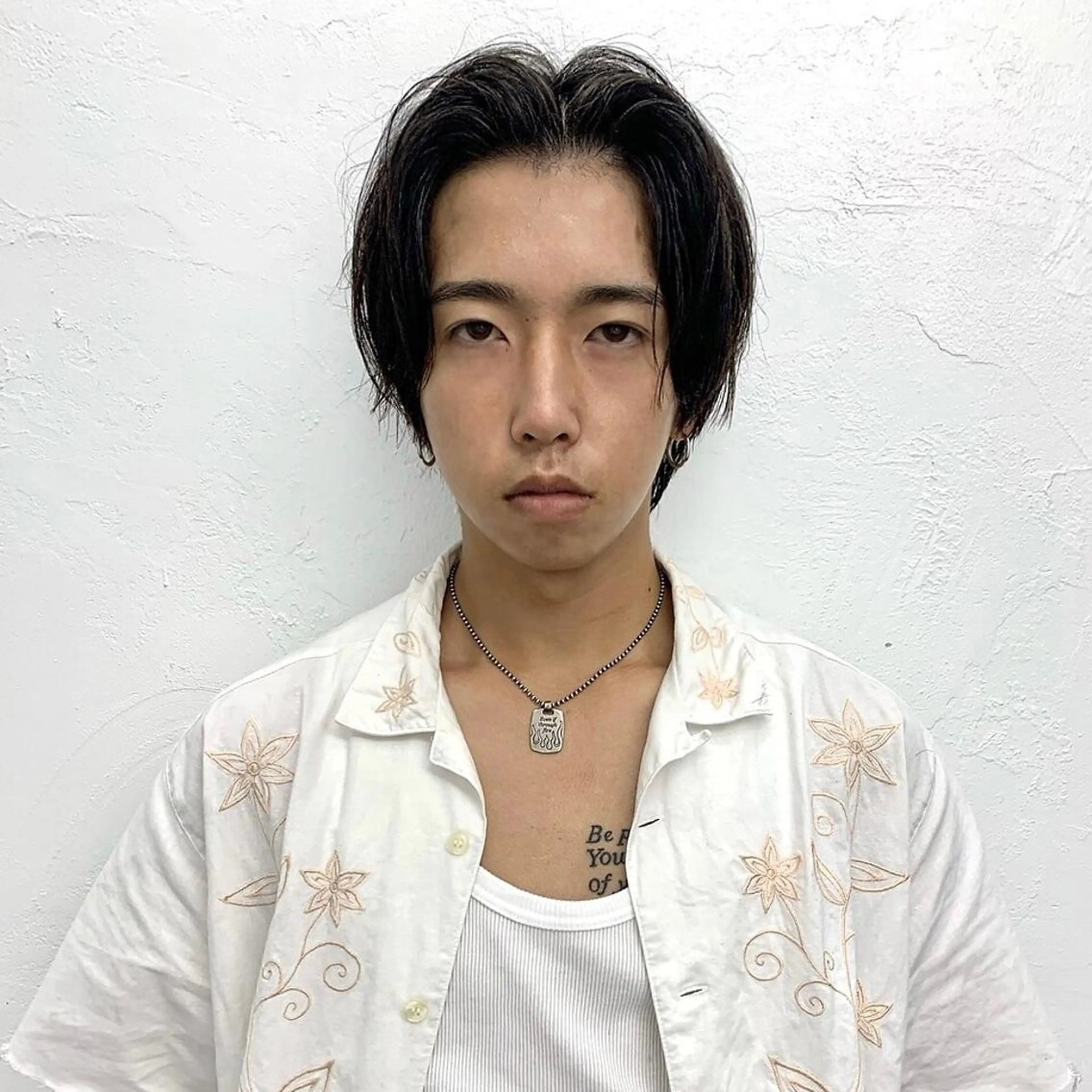 ショート カラー パーマ メンズ メンズバレイヤージュ メンズブリーチ センターパート フェードカット メンズハイライト yiye 青山所属・無料カットモデル募集 🌱ひょうがのヘアスタイル