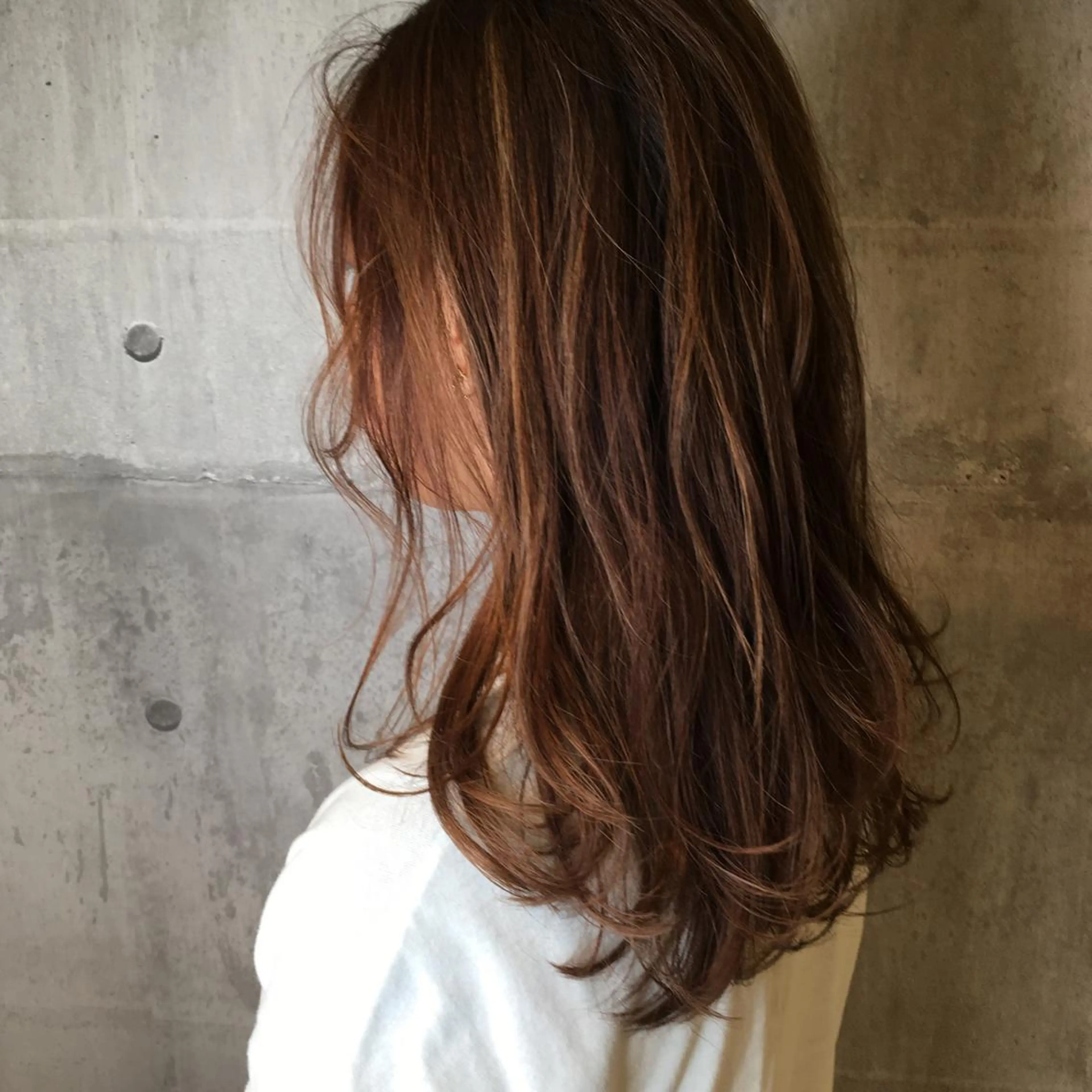 ロング カラー ハイライトカラー ハイライト カット ヘアカラー トリートメント 髪質改善ｶﾗｰ ｹｱﾌﾞﾘｰﾁ/ﾀﾑのヘアスタイル