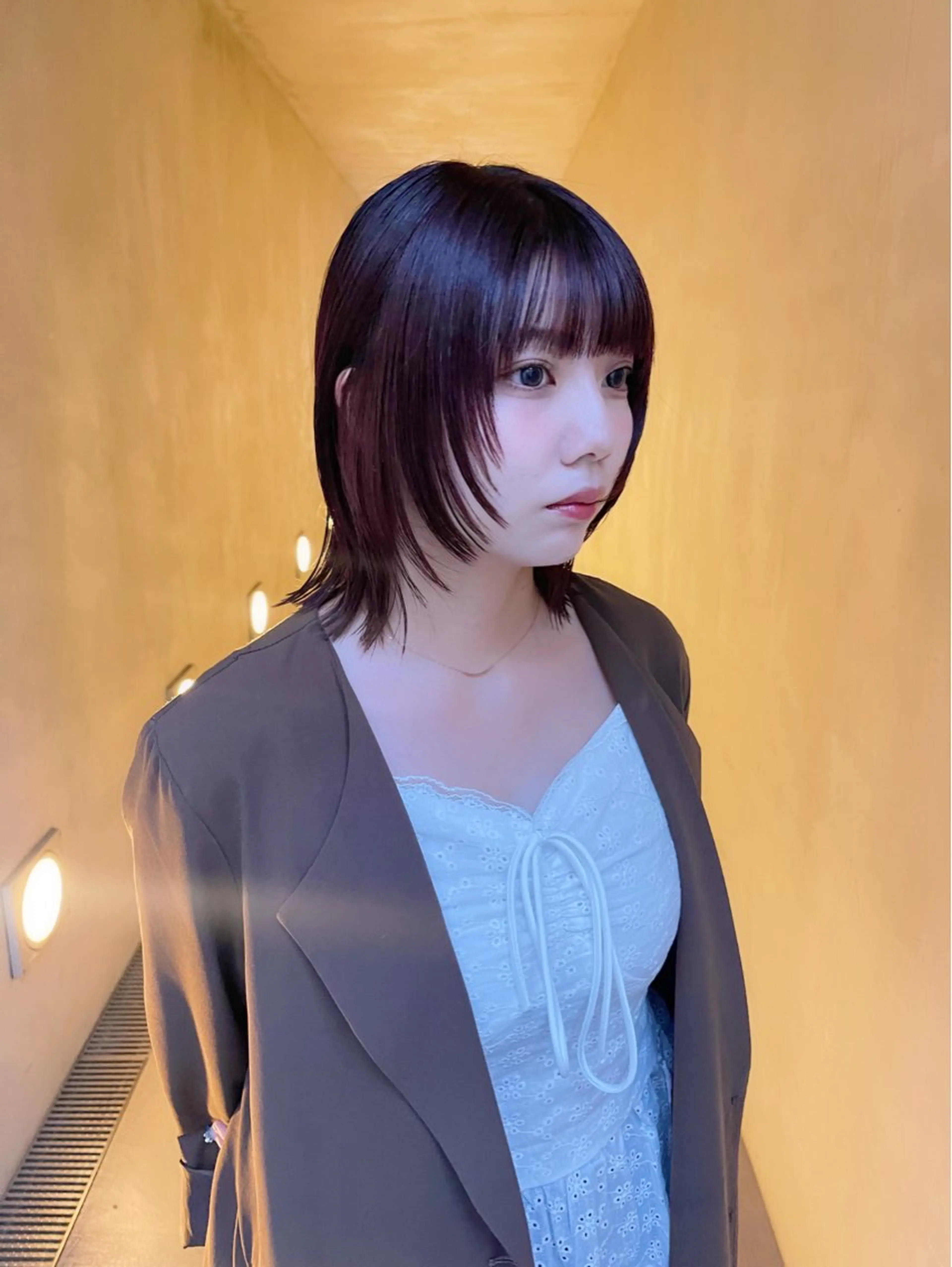 ミディアム カラー 顔まわりレイヤー レイヤーカット カット ヘアカラー トリートメント AiM 大名　似合わせカットのヘアスタイル