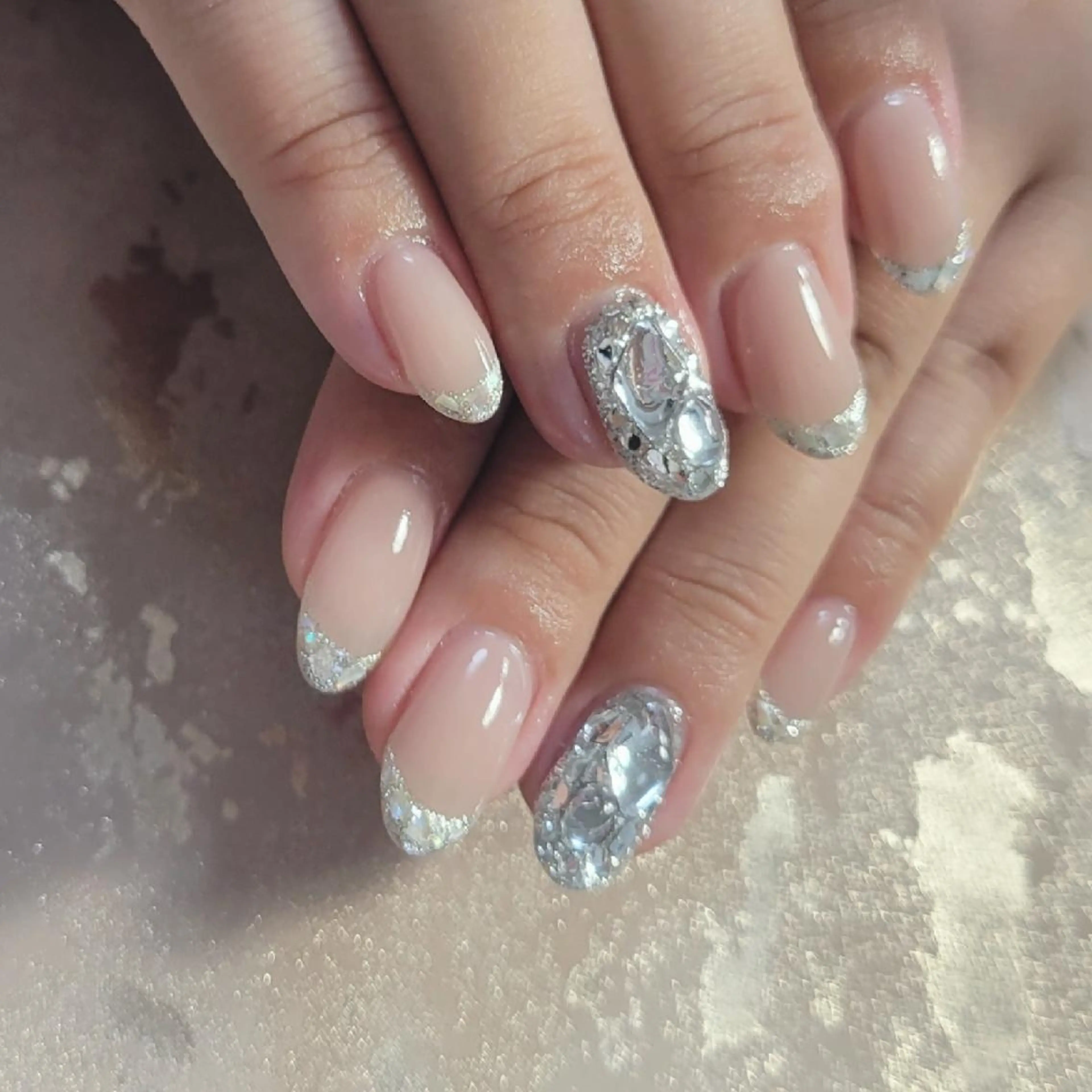 ネイル フレンチネイル ガラスフレンチ ストーンネイル ネイルサロンほっこり kanaのネイルデザイン