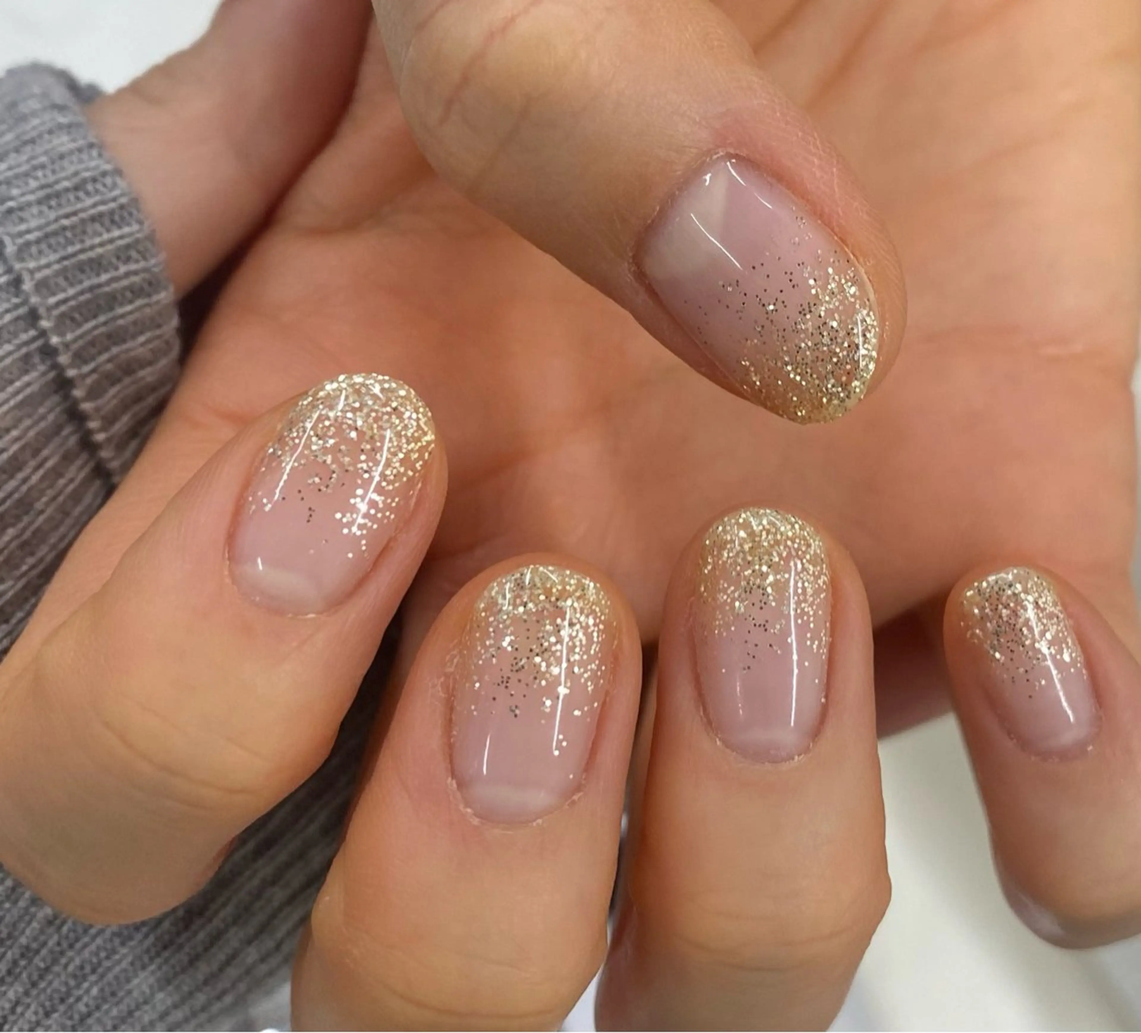 ネイル グラデーション ラメ(グリッター) ラメグラデーション ハンドネイル LAJITTO所属・LAJITTO ANJUのネイルデザイン