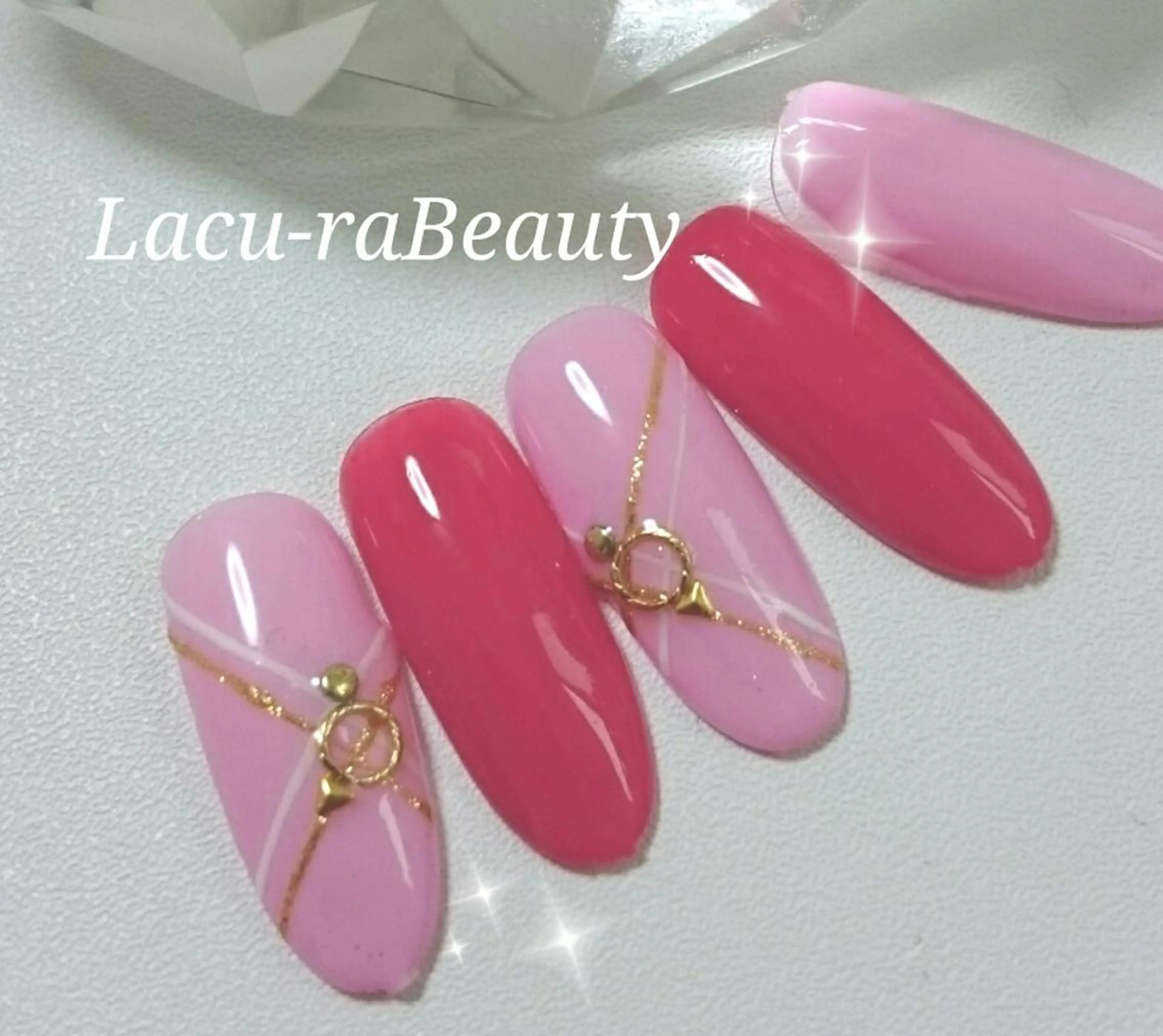 ネイル 小顔と腸の専門店 ラクーラビューティのエステ・リラクイメージ