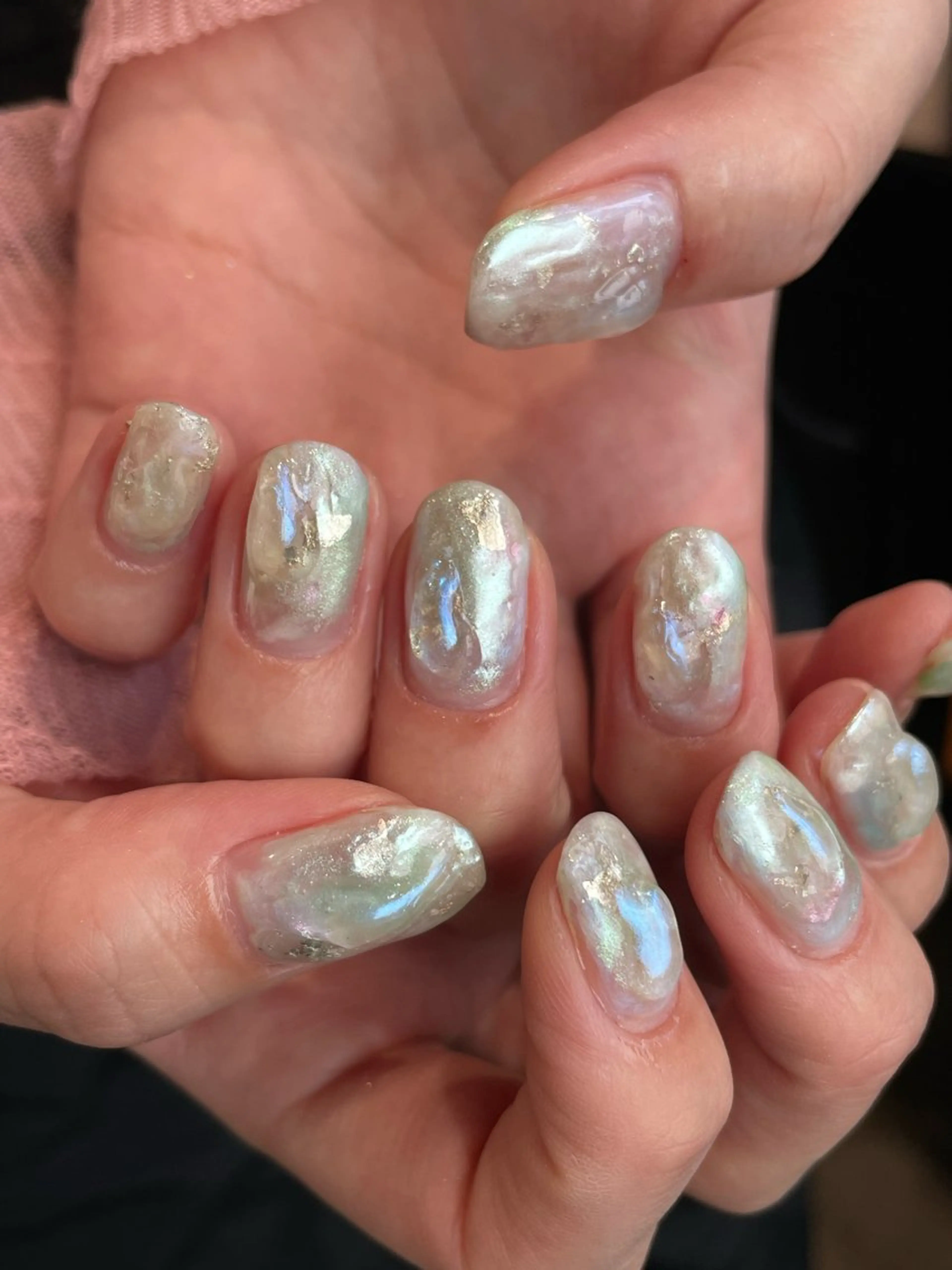 ネイル キラキラネイル ニュアンスネイル ハンドネイル ナチュラル透明感🌱 小山美樹子のヘアスタイル