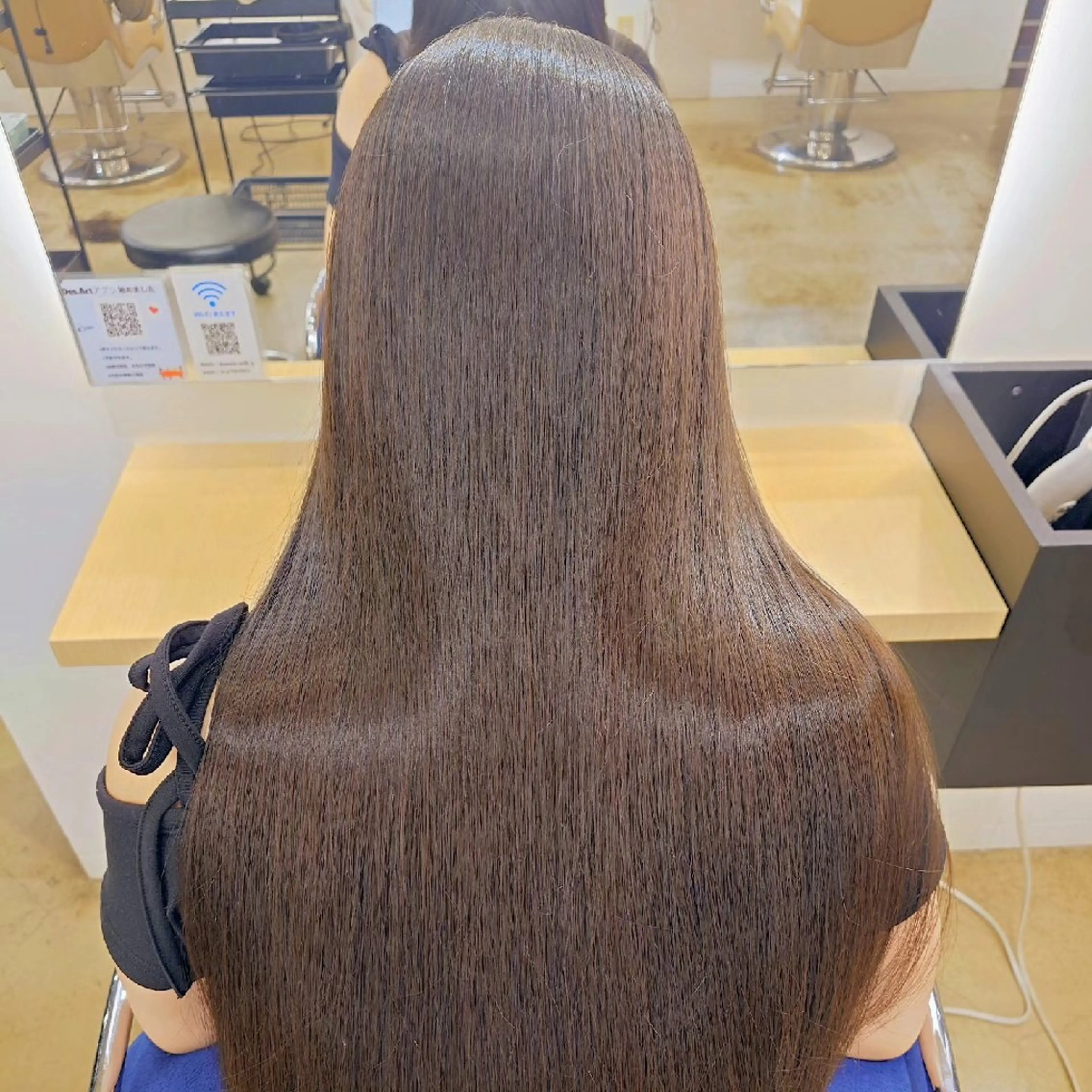 美髪矯正モデルの写真