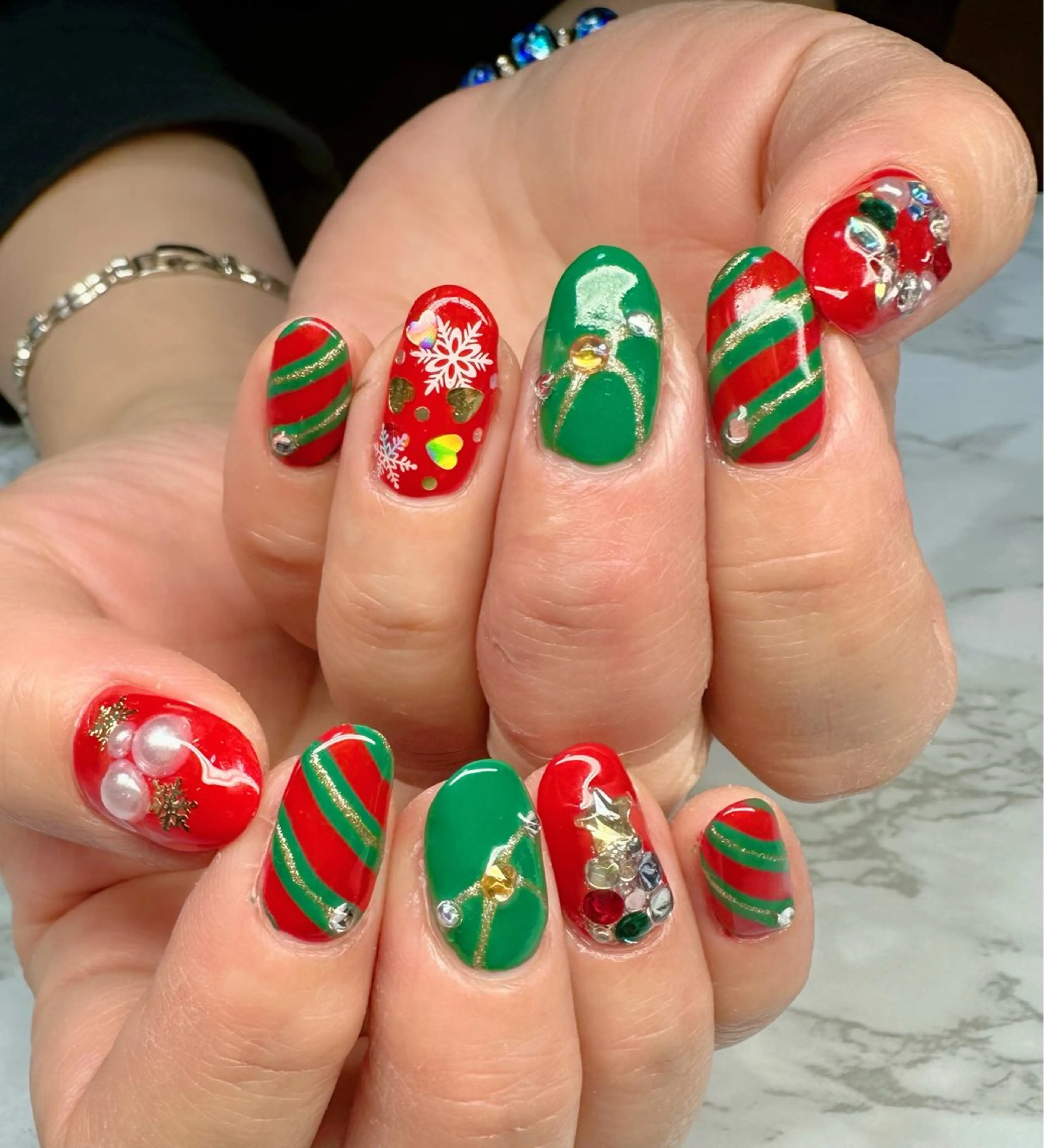 ネイル アートネイル オーロラネイル ミラーネイル ニュアンスネイル 冬ネイル M.N_ nailのネイルデザイン