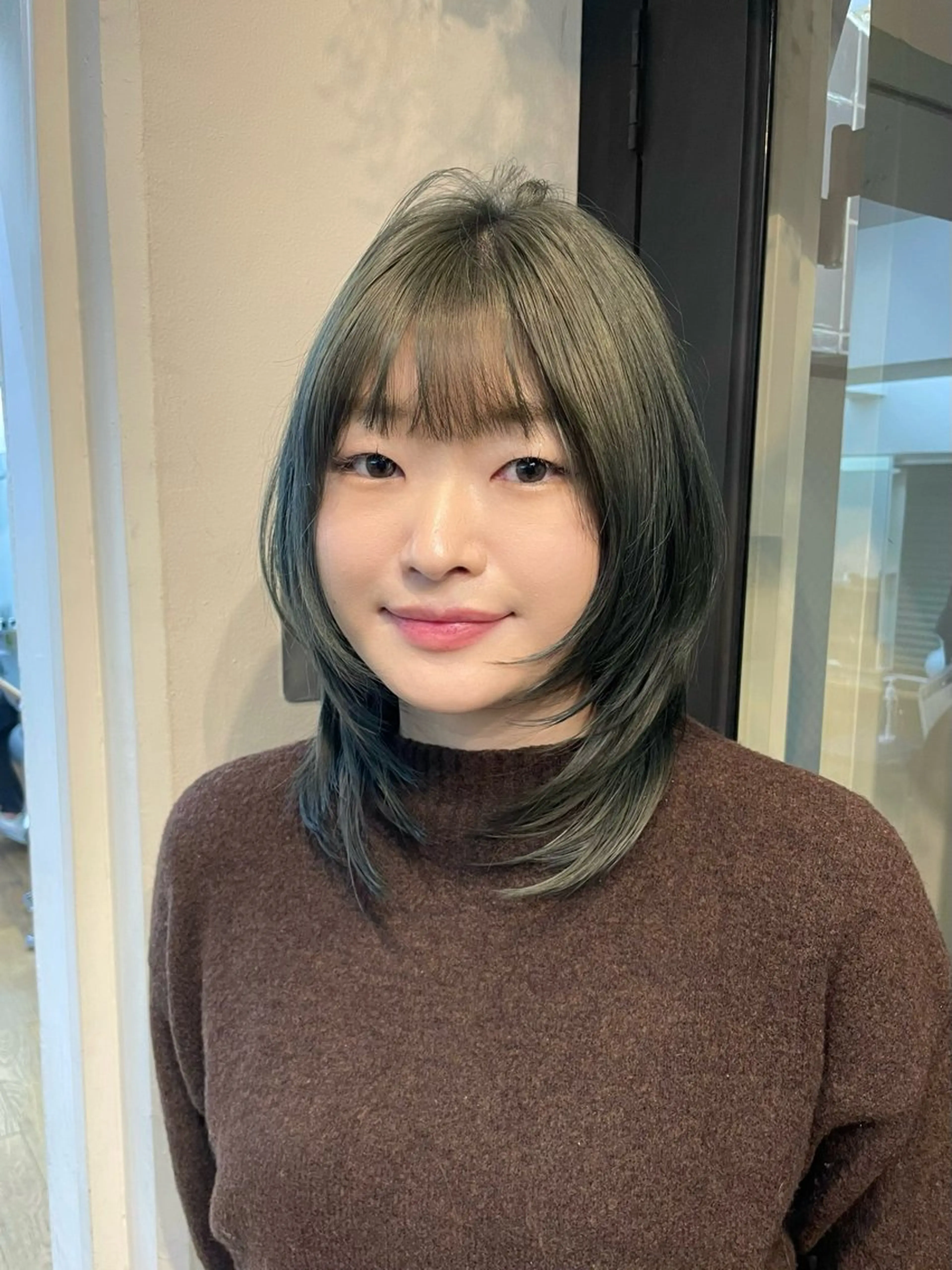 ミディアム カラー ブリーチ オリーブカラー ハッシュカット カット ヘアカラー yu-kaハッシュ カット/韓国レイヤーのヘアスタイル