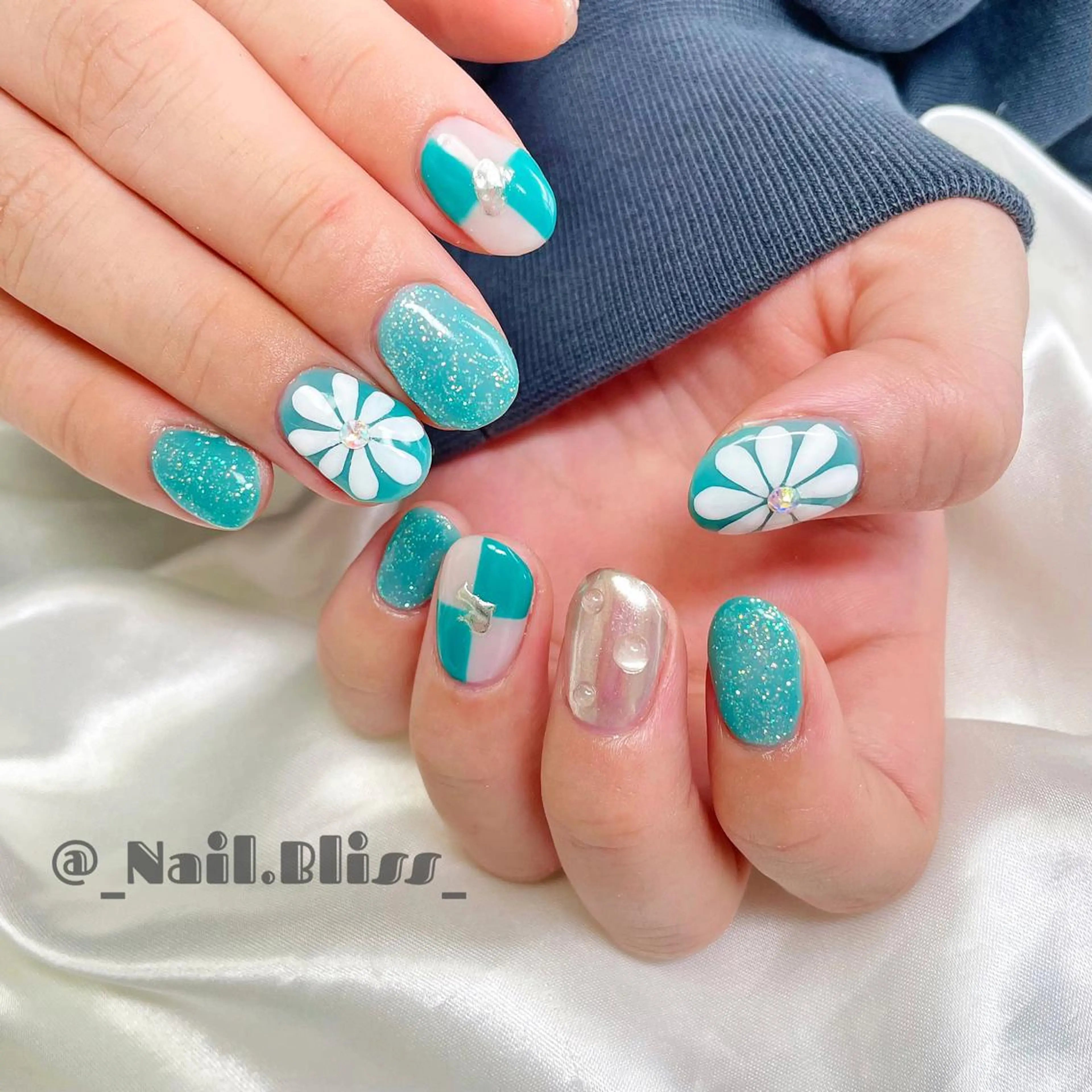 ネイル グリーン ハンドネイル NAIL BLISSのネイルデザイン