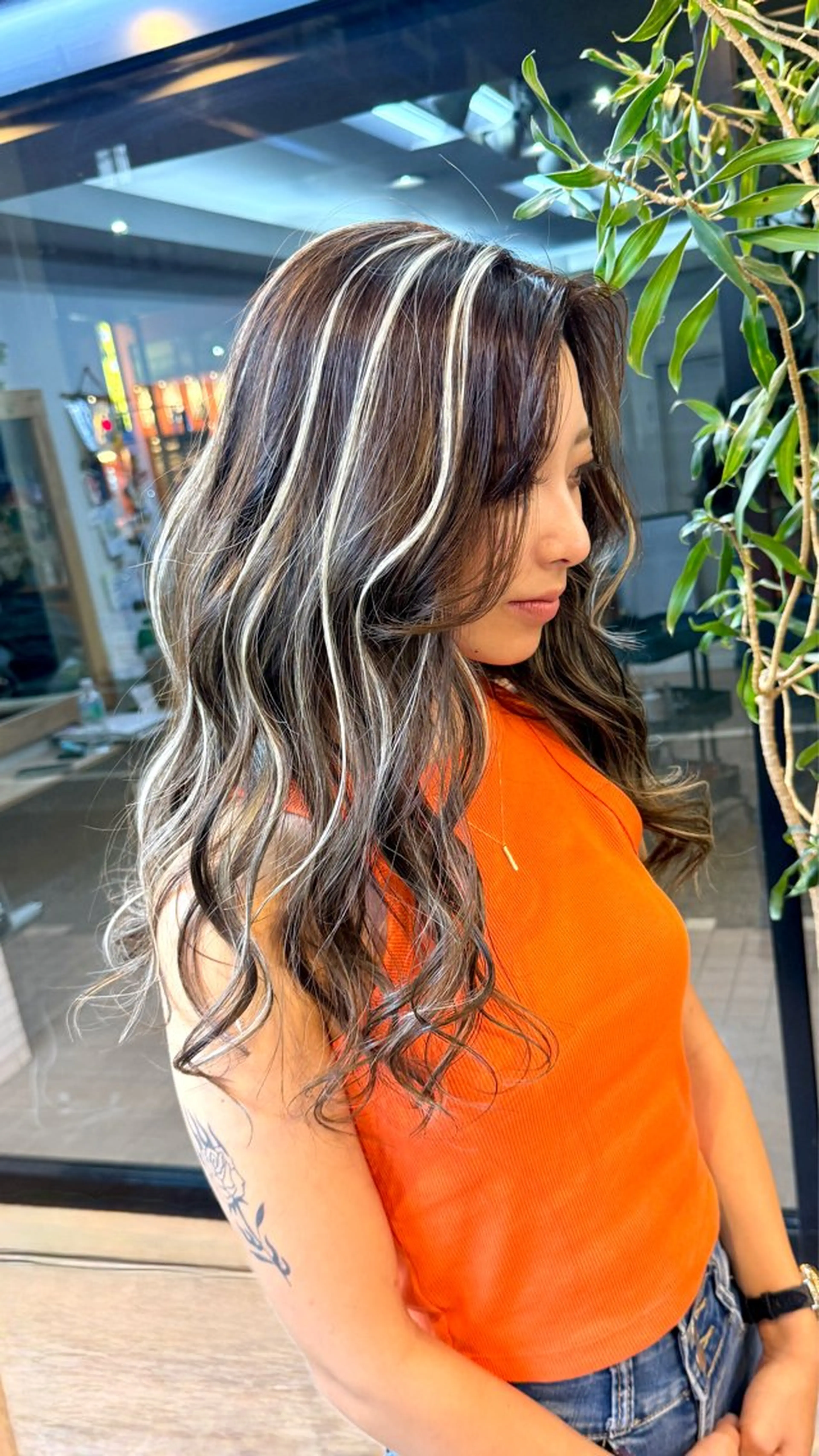 ロング カラー ハイライトカラー オレンジ 3Dハイライト ハイライト レイヤーカット Cure2所属・🌈白いハイライト 🌈 🐶ノザワ🐶のヘアスタイル