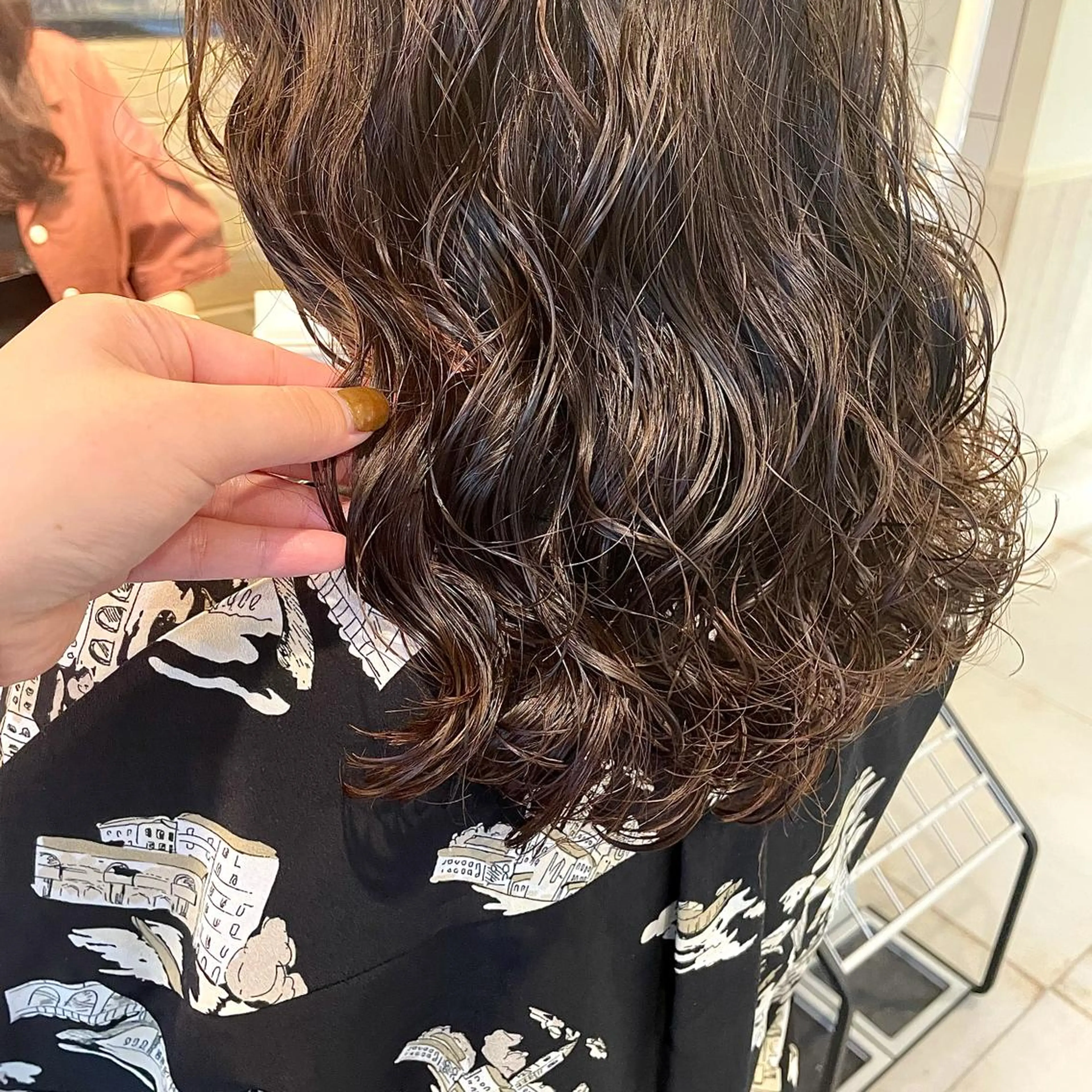 ミディアム パーマ スナコザワ レナのヘアスタイル