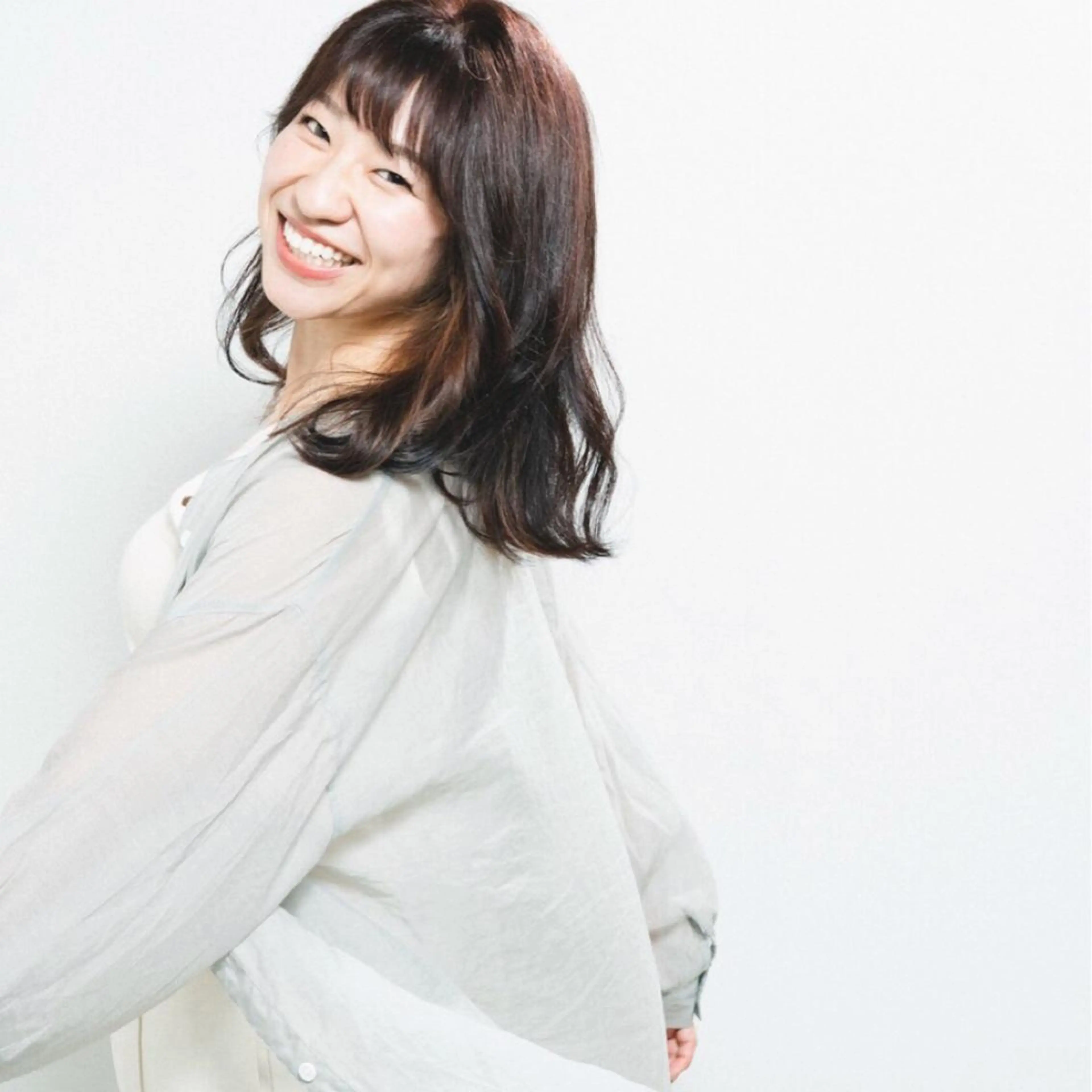 ミディアム カラー ヘッドスパ シェアハピ ヤマモトのヘアスタイル