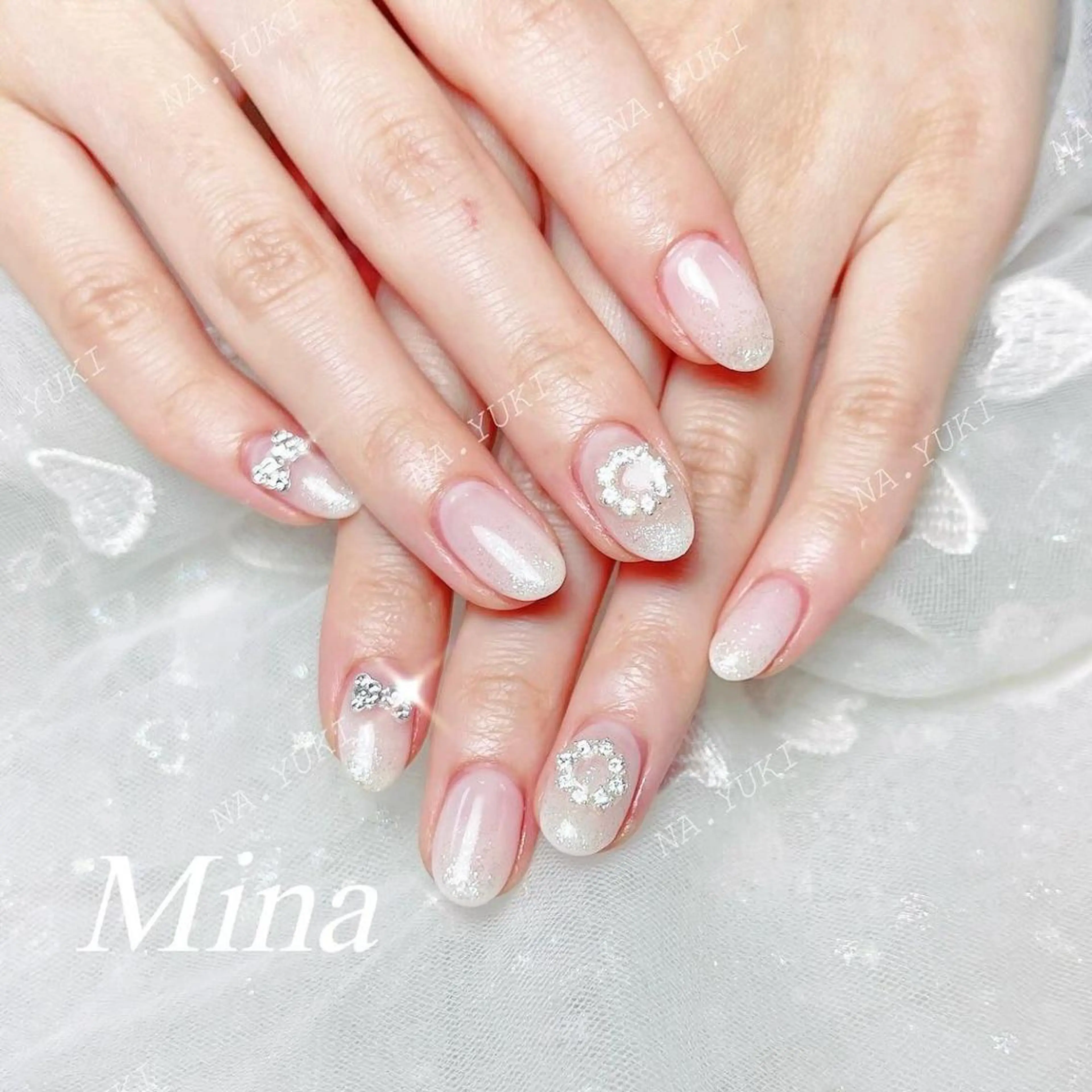 ネイル ハンドネイル ハンドケア 🌷 Mooning 🌷のネイルデザイン