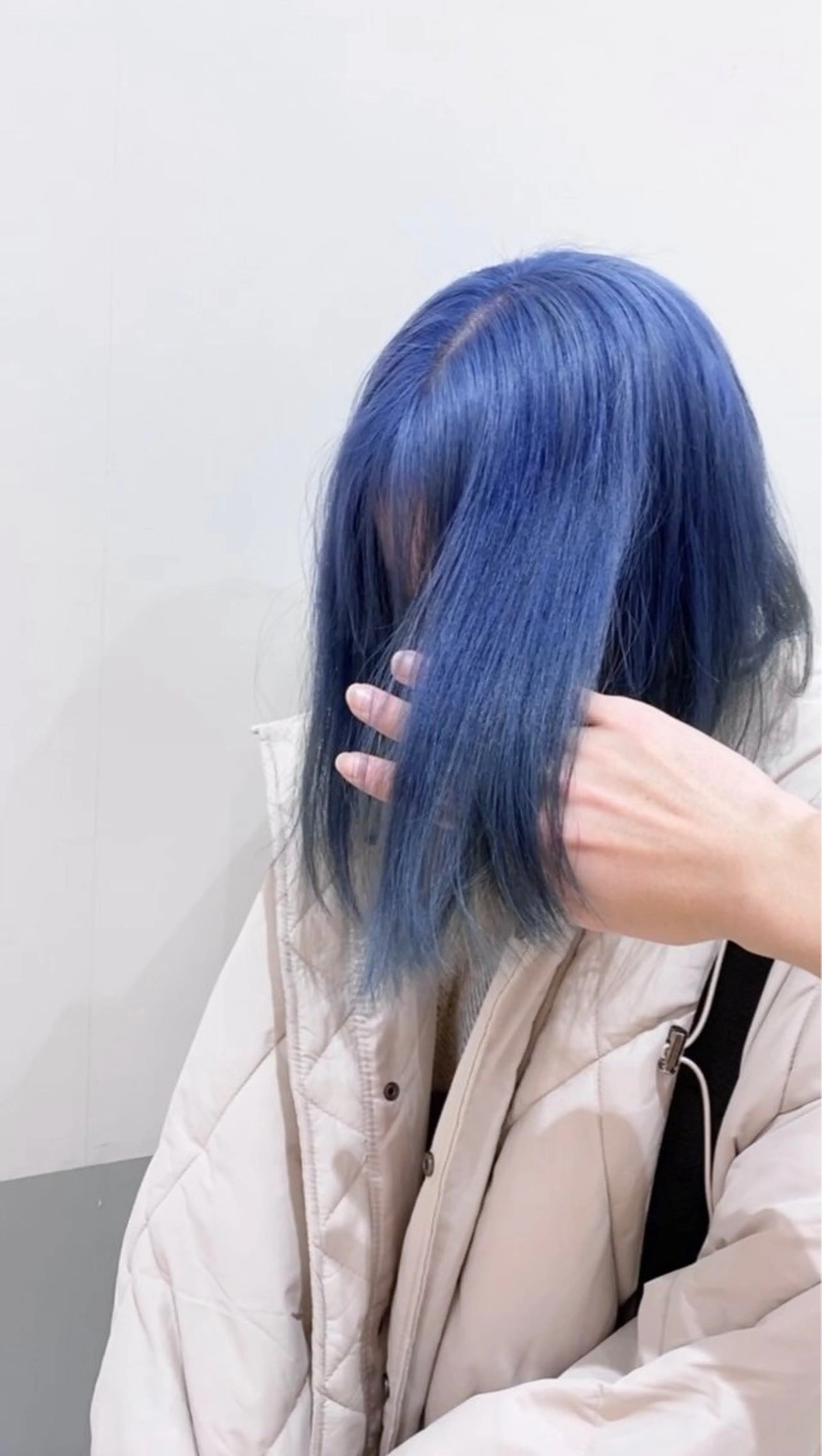 カラー ブルーカラー 韓国🇰🇷レイヤー 似合わせ顔まわりのヘアスタイル