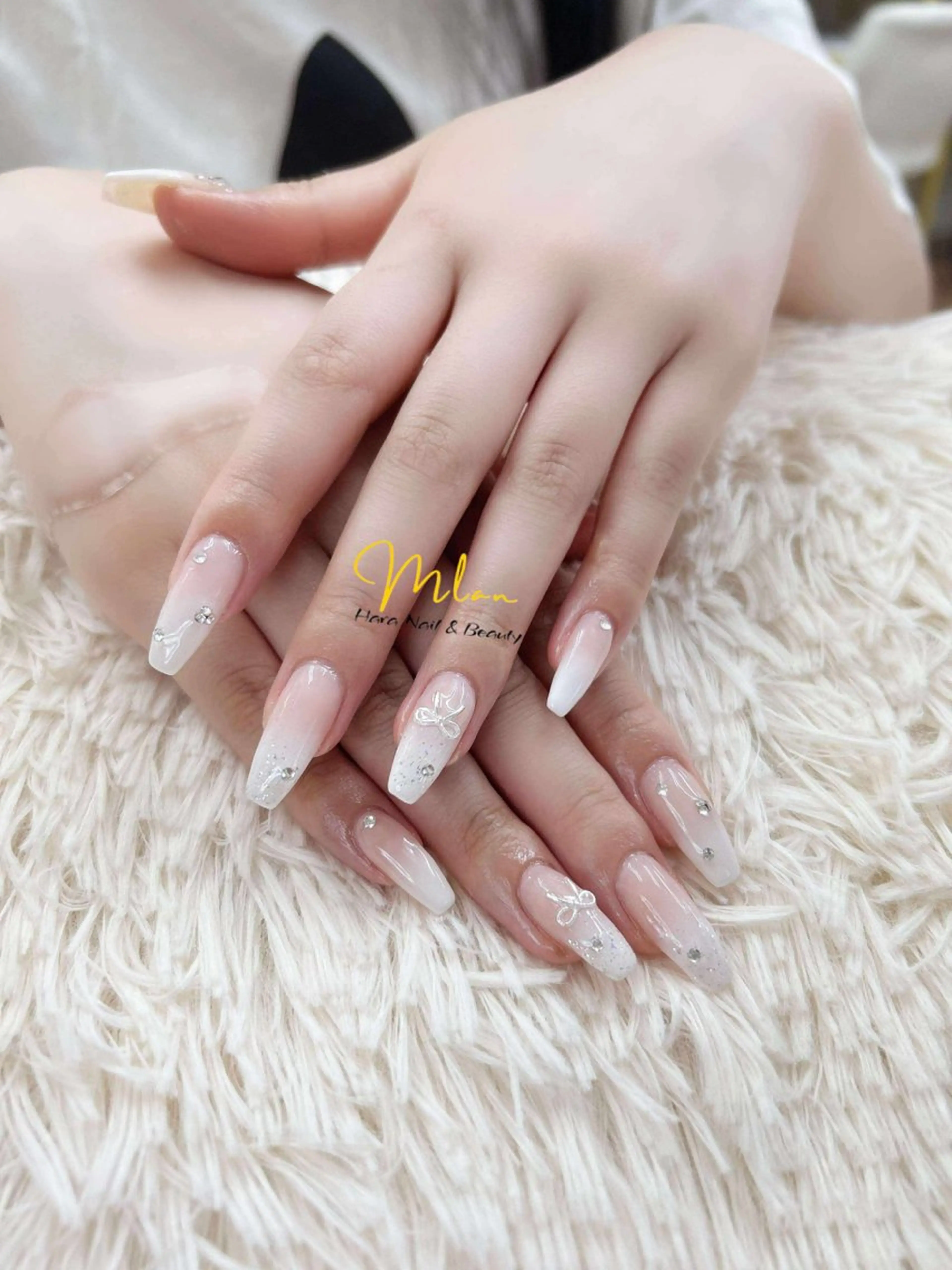 ネイル フットネイル フレンチネイル 韓国ネイル マグネットネイル ニュアンスネイル ハンドネイル Mlan Nailのネイルデザイン