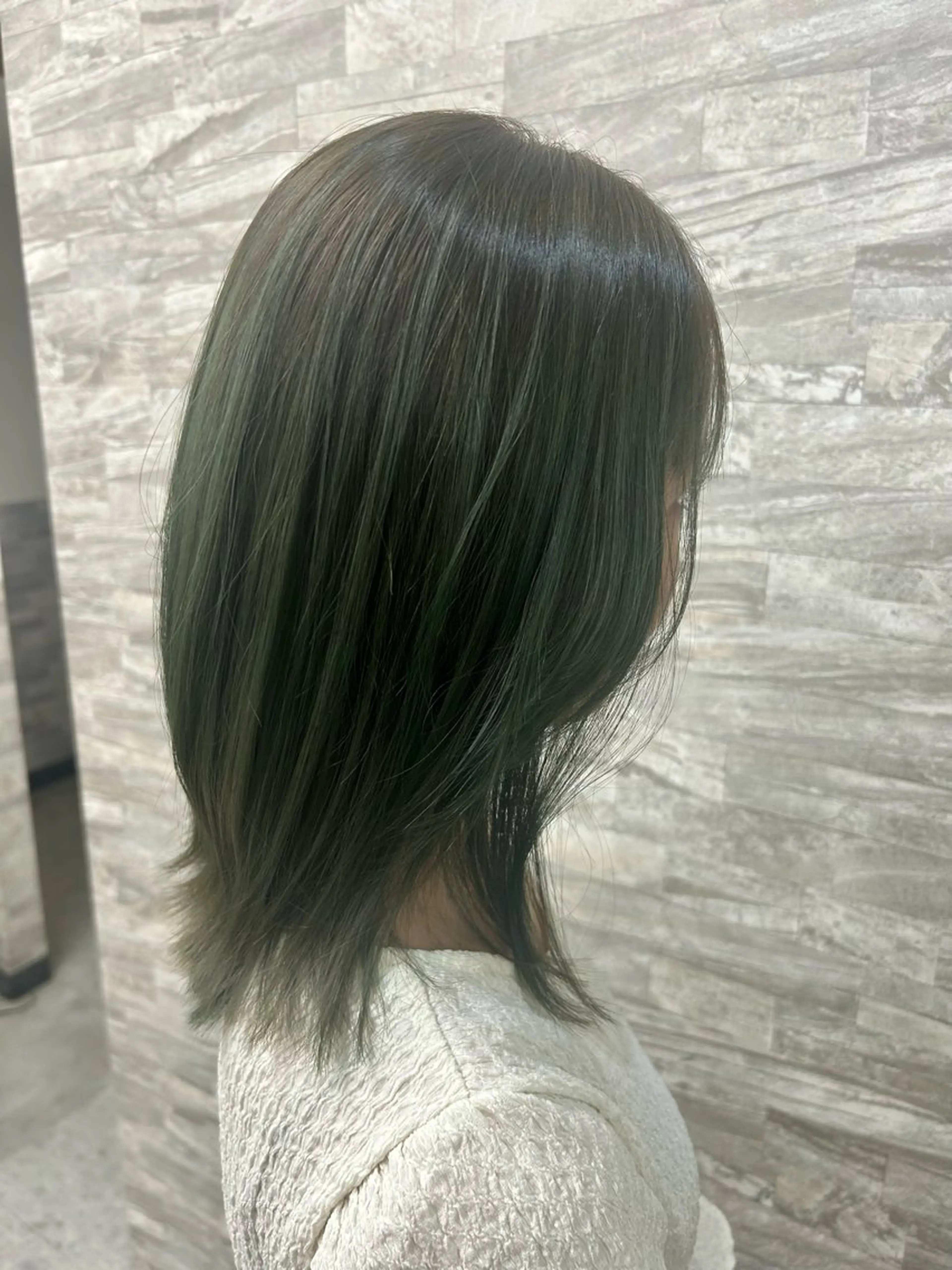 ミディアム カラー mill hair所属・長浜 小晴のヘアスタイル