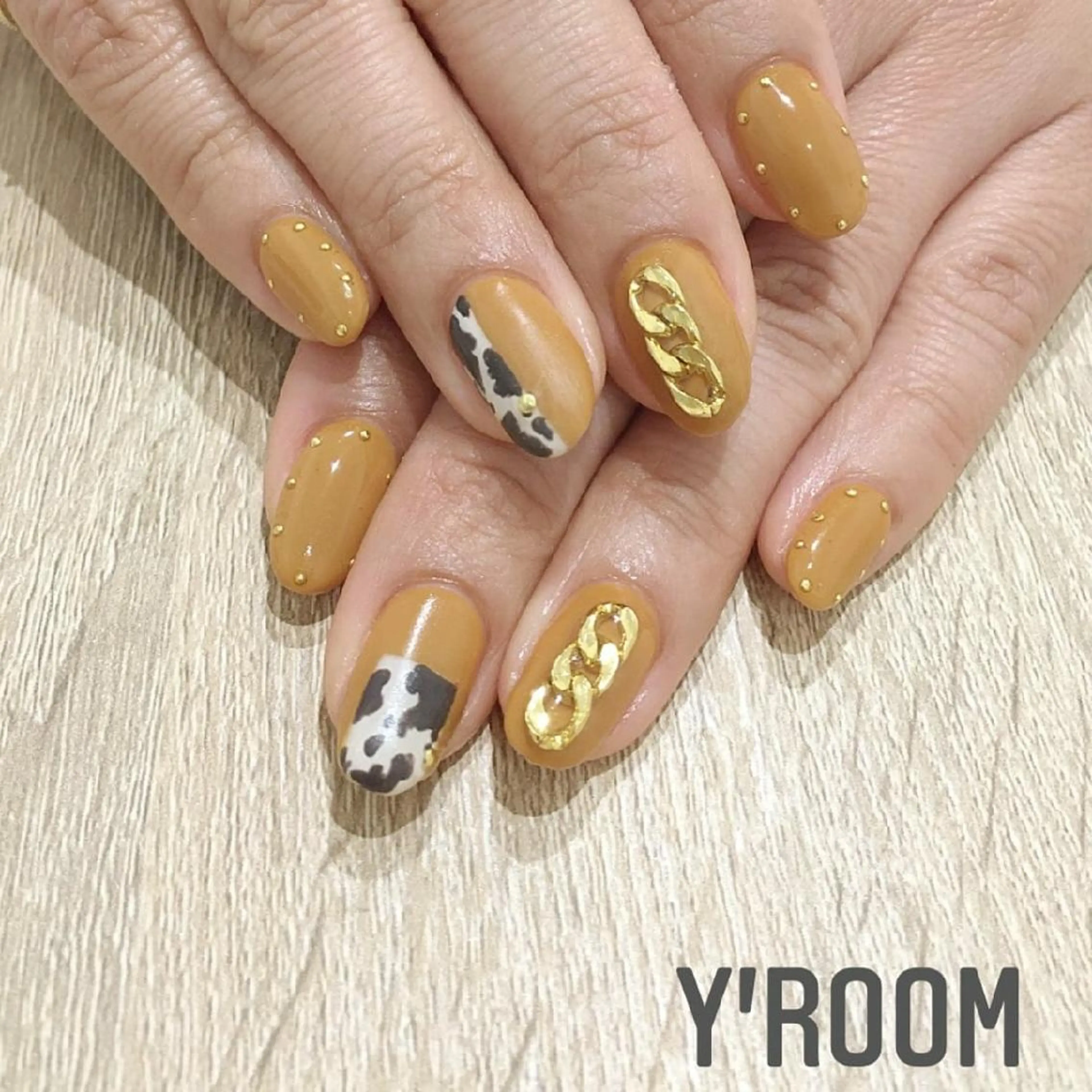 ネイル フラッシュネイル ジェルネイル マグネットネイル ニュアンスネイル ワンカラーネイル YUKA （ネイリスト）のネイルデザイン