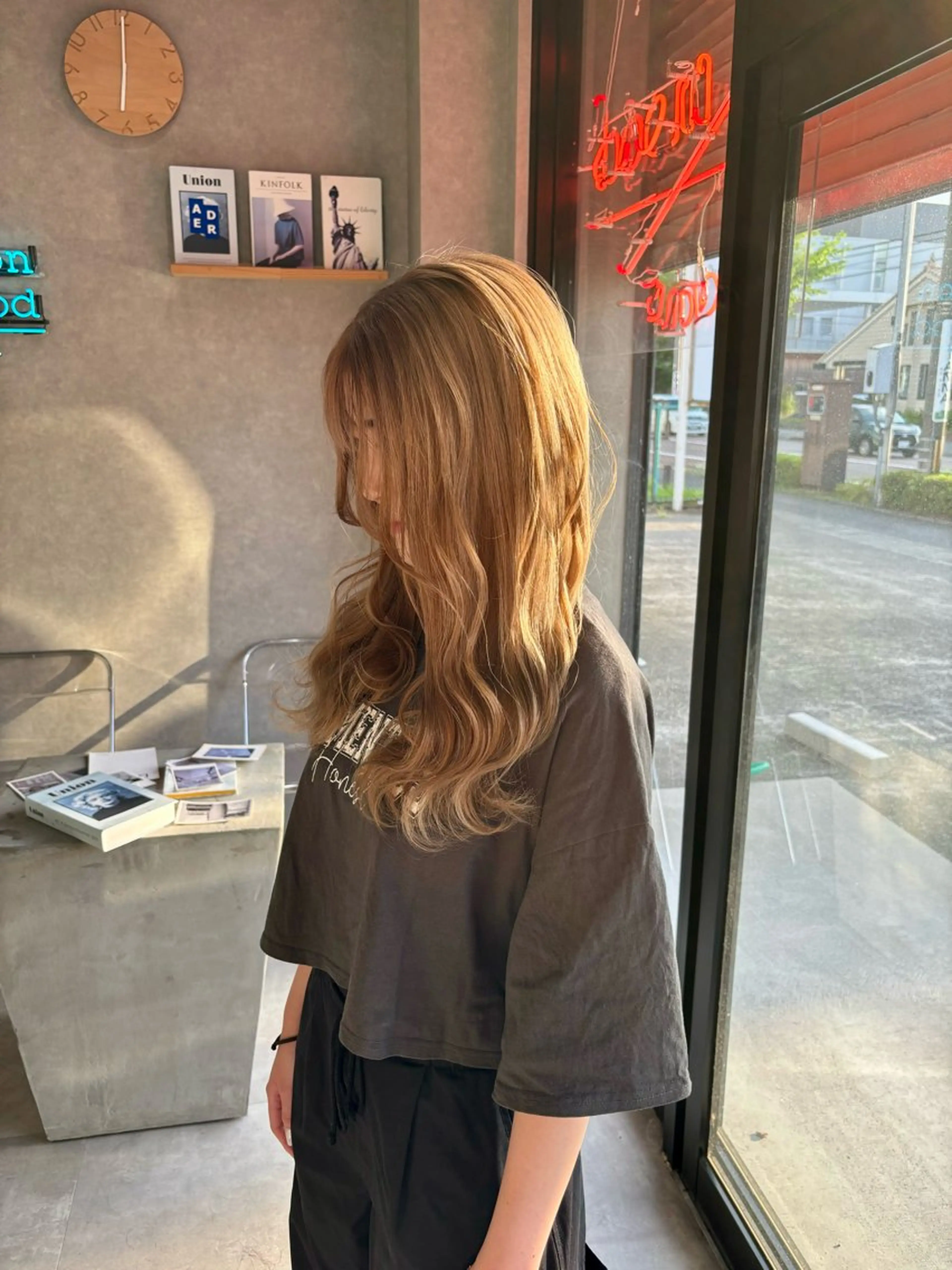 ロング カラー バレイヤージュ ブリーチ ケアブリーチ ダブルカラー イヤリングカラー 長谷川 湧のヘアスタイル