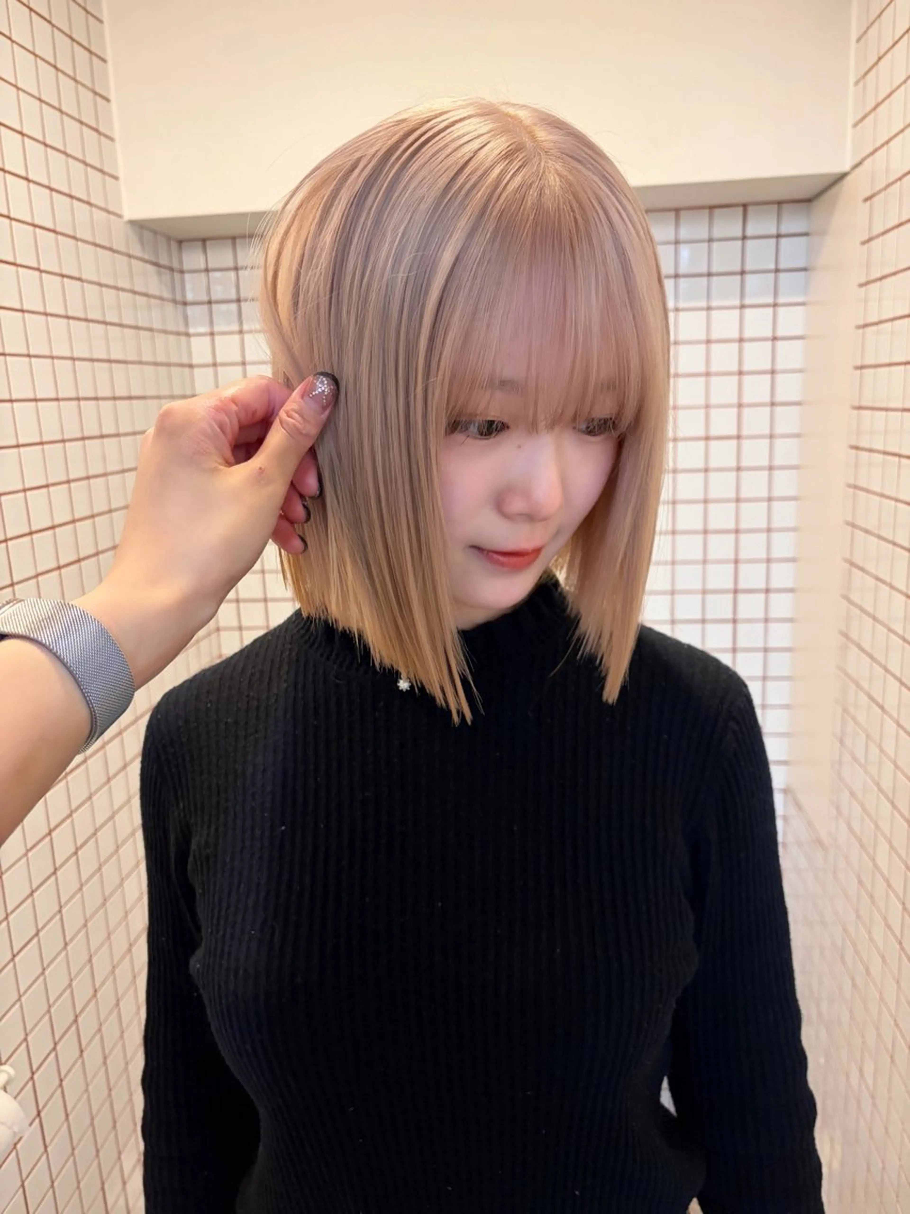 ミディアム ﾐﾚｲ/ﾐﾙｸﾃｨｰ ｶﾗｰ/梅田美容室のヘアスタイル