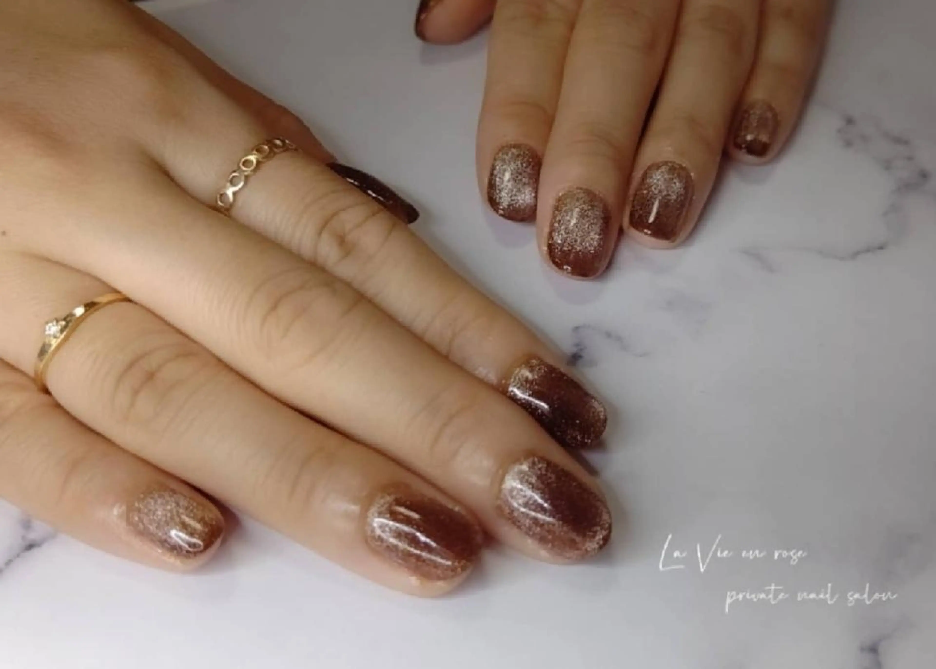 ネイル マグネットネイル ラヴィアン ローズのネイルデザイン