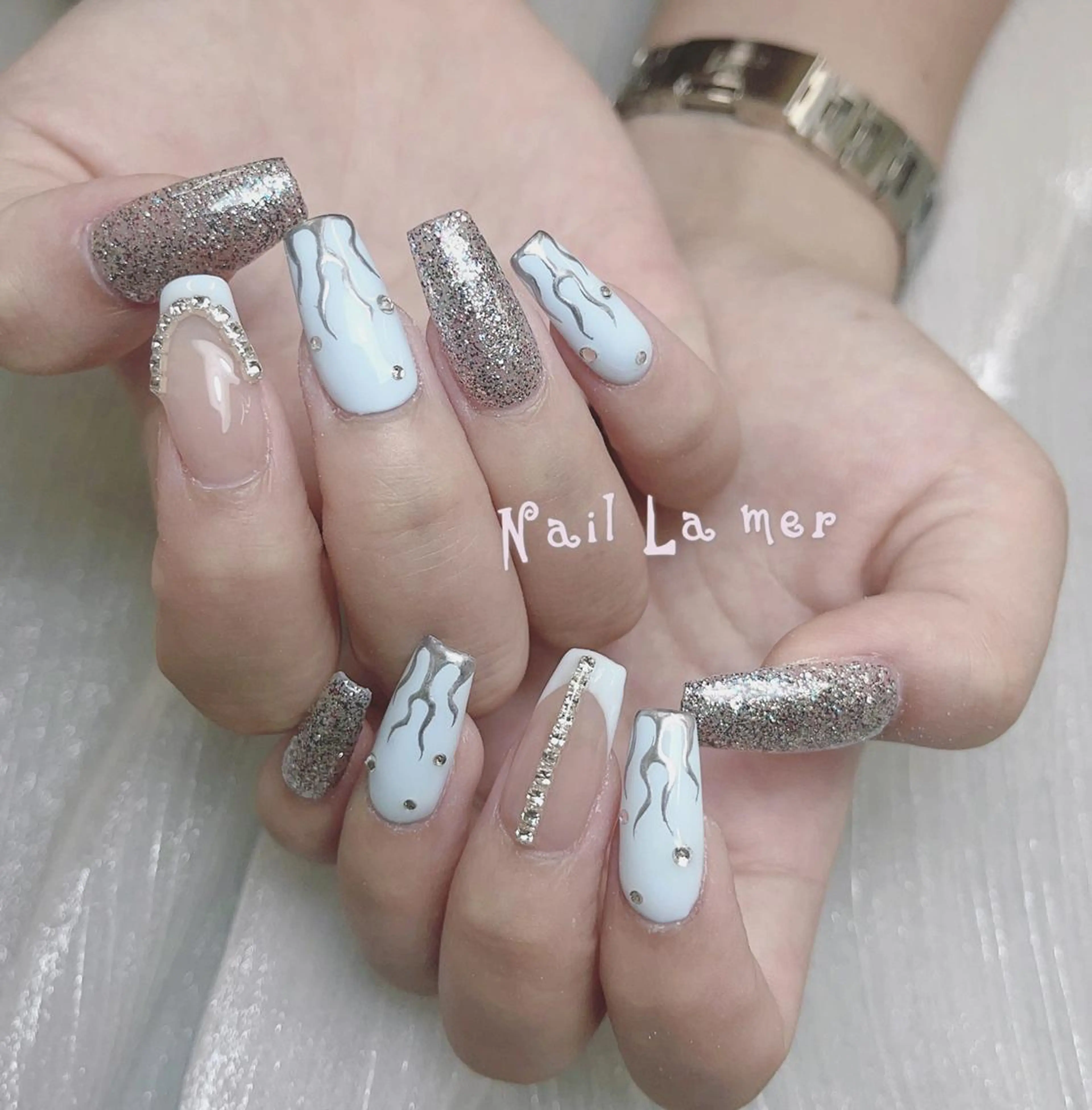 ネイル ハンドネイル ハンドケア ✨荒木 🌙のネイルデザイン