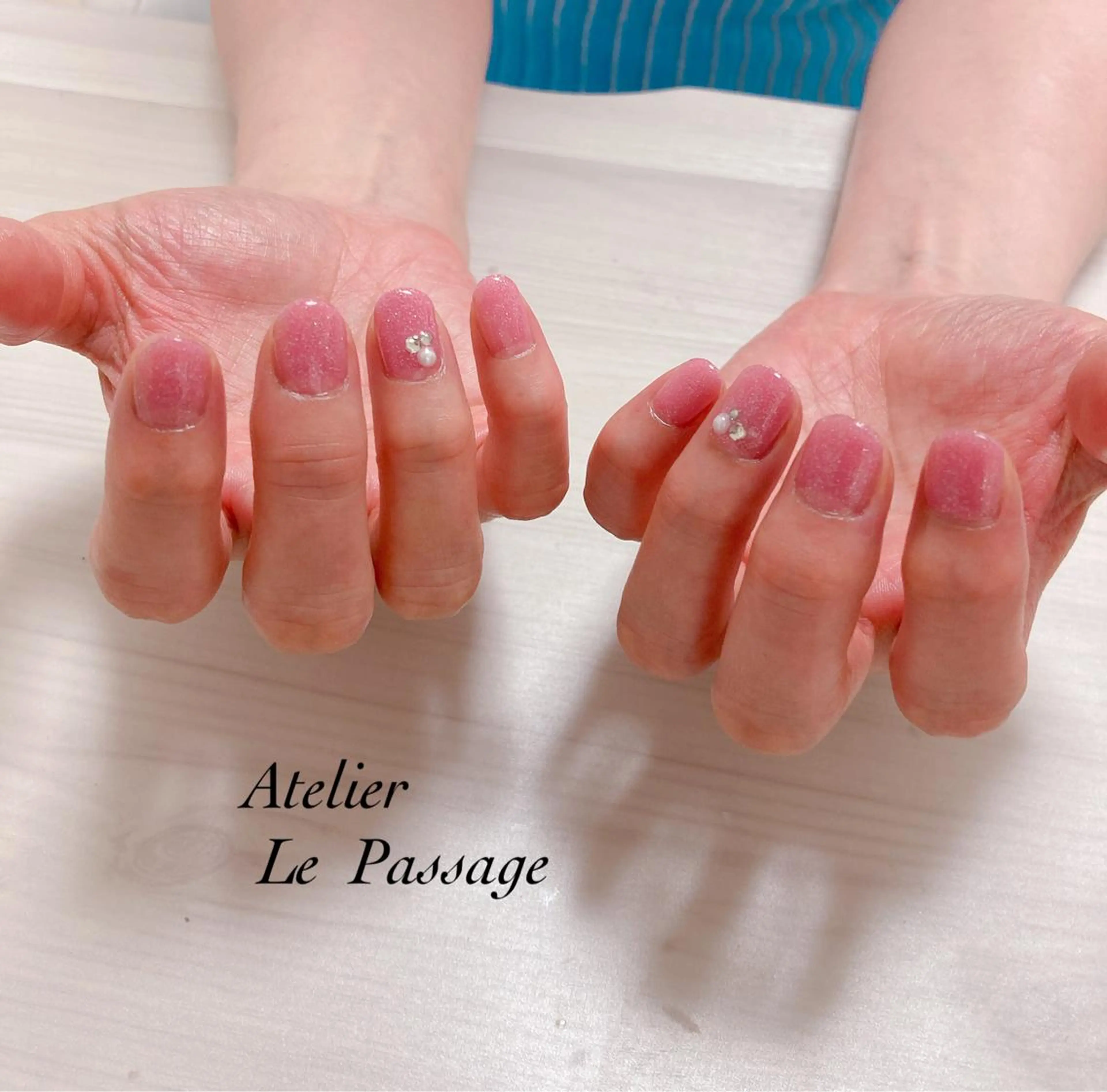 ネイル ジェルネイル ニュアンスネイル オフィスネイル パラジェル シンプルネイル Atelier Le Passage所属・h nakatsukaのネイルデザイン