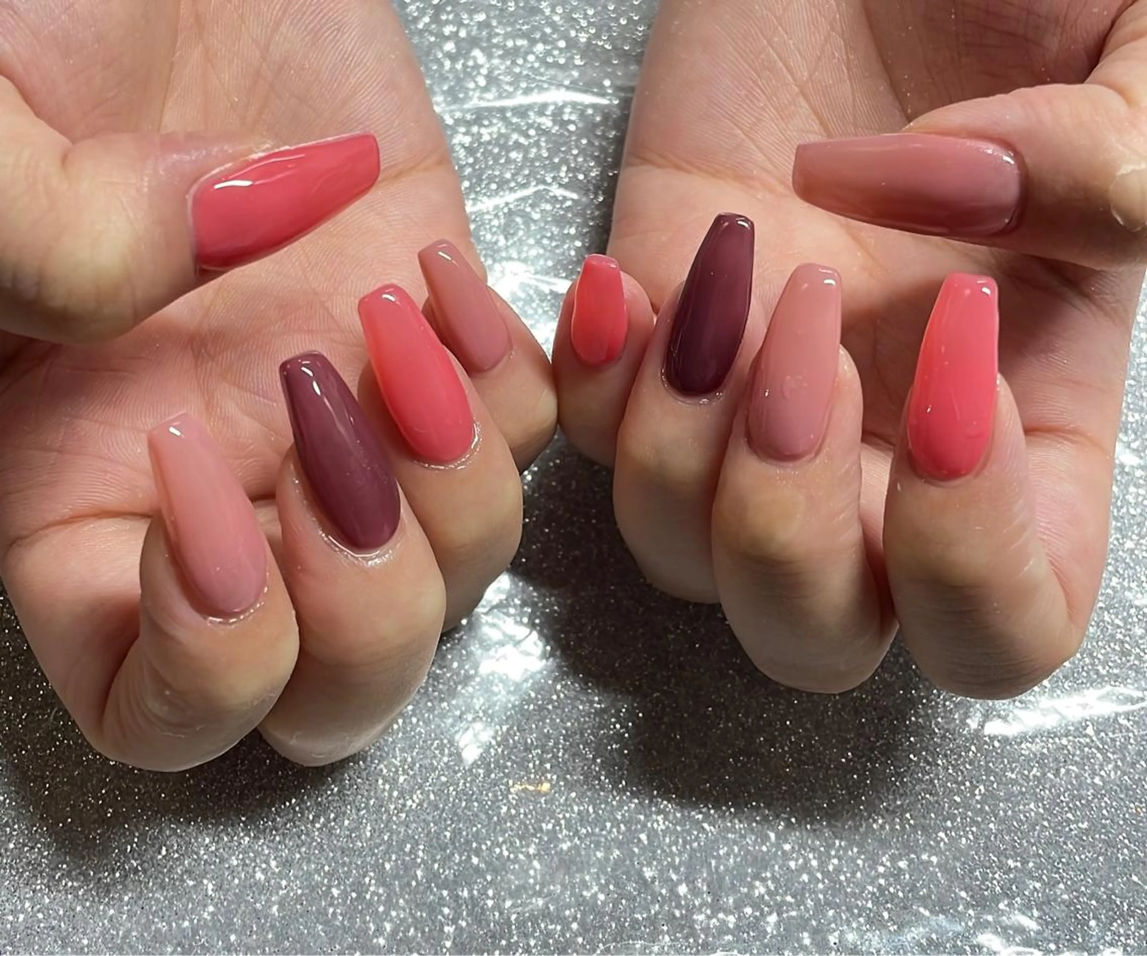 ネイル ハンドネイル VIERU 🌈🎀💖のネイルデザイン