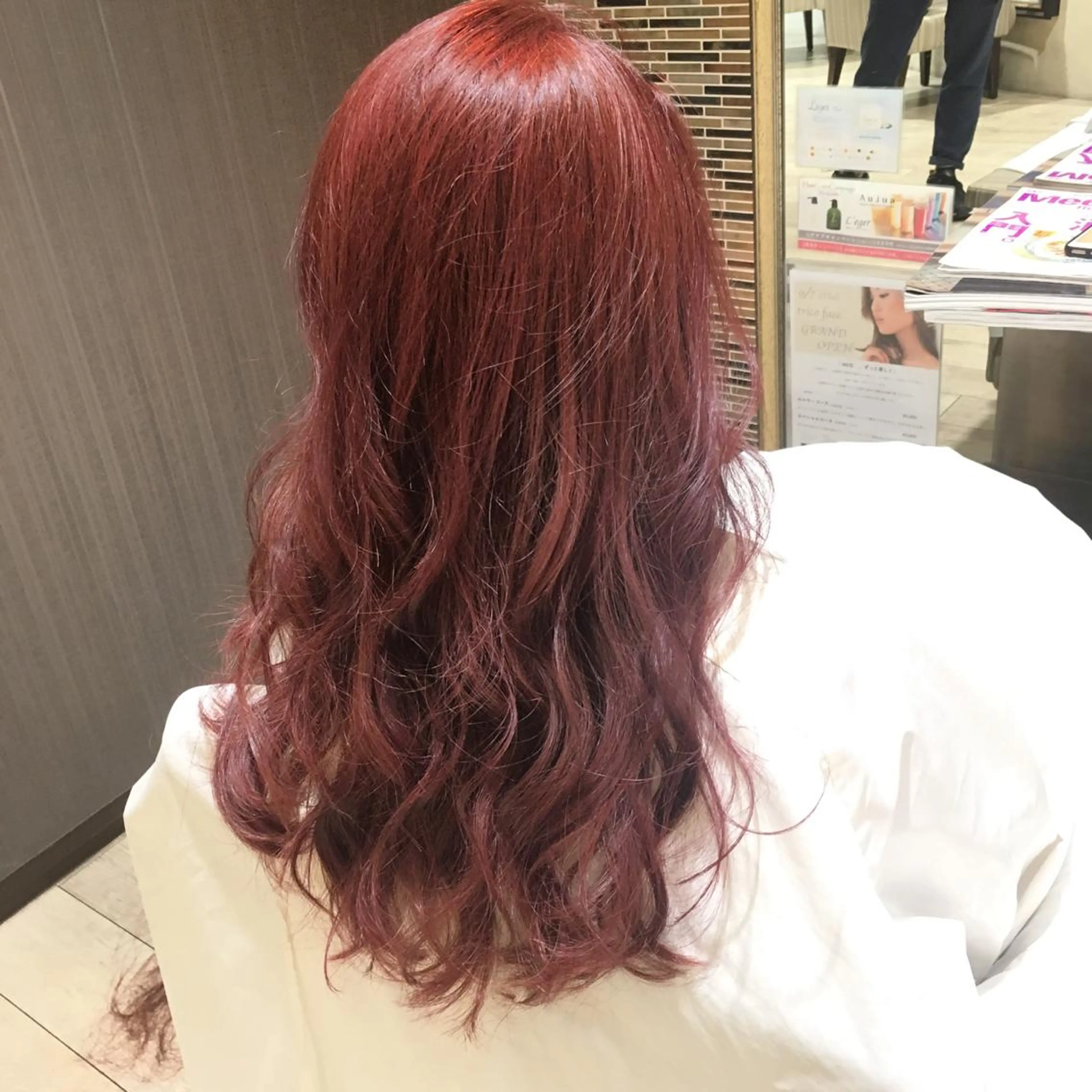 ロング カラー アッシュ ブリーチ 透明感カラー ダブルカラー グラデーションカラー Dolce　梅田所属・城領 直輝のヘアスタイル