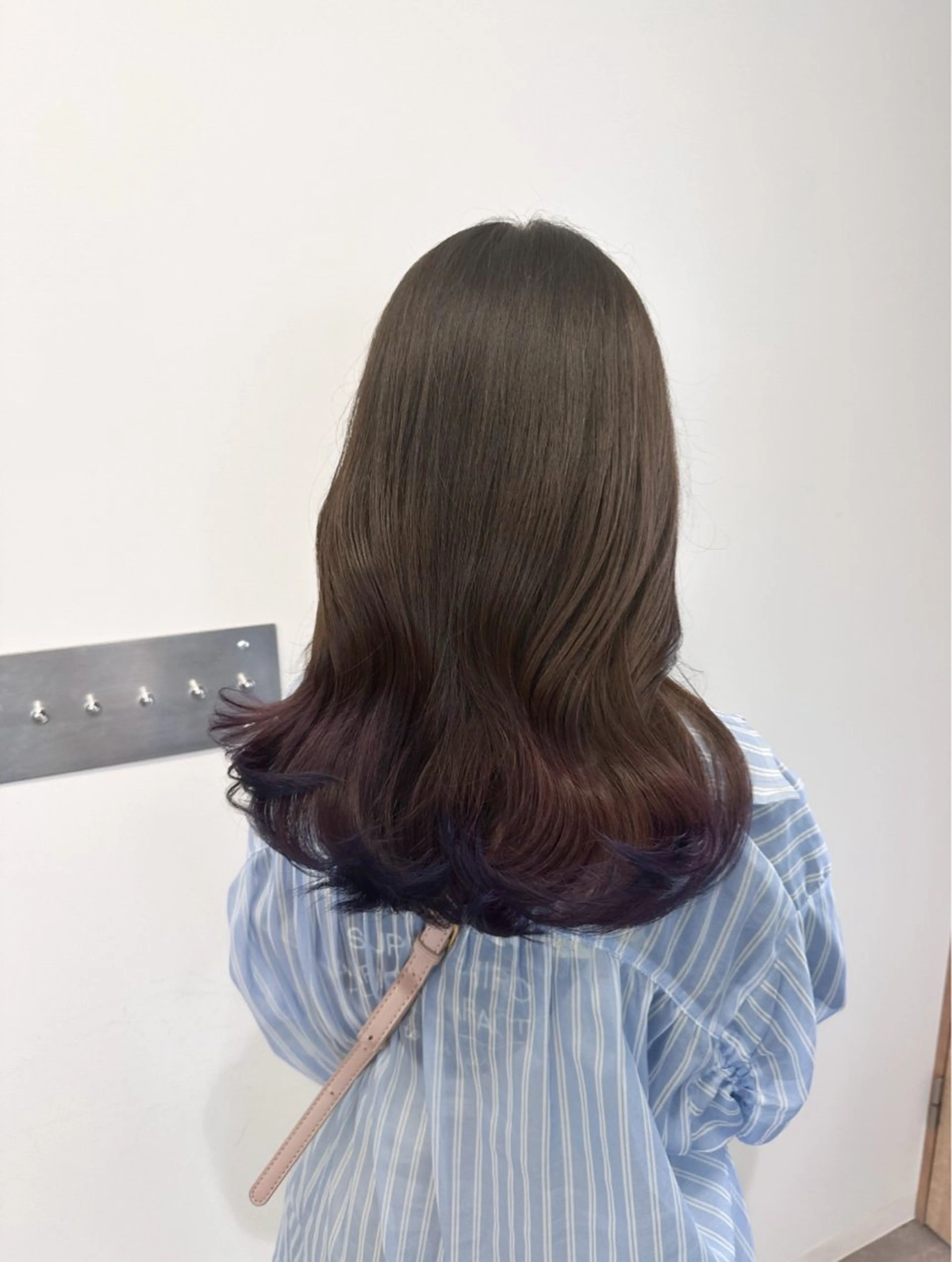 ロング カラー ロングレイヤー ブリーチ ブルーカラー ブルーラベンダー 透明感カラー ブリーチ/ニュアンス パーマ/hinaのヘアスタイル