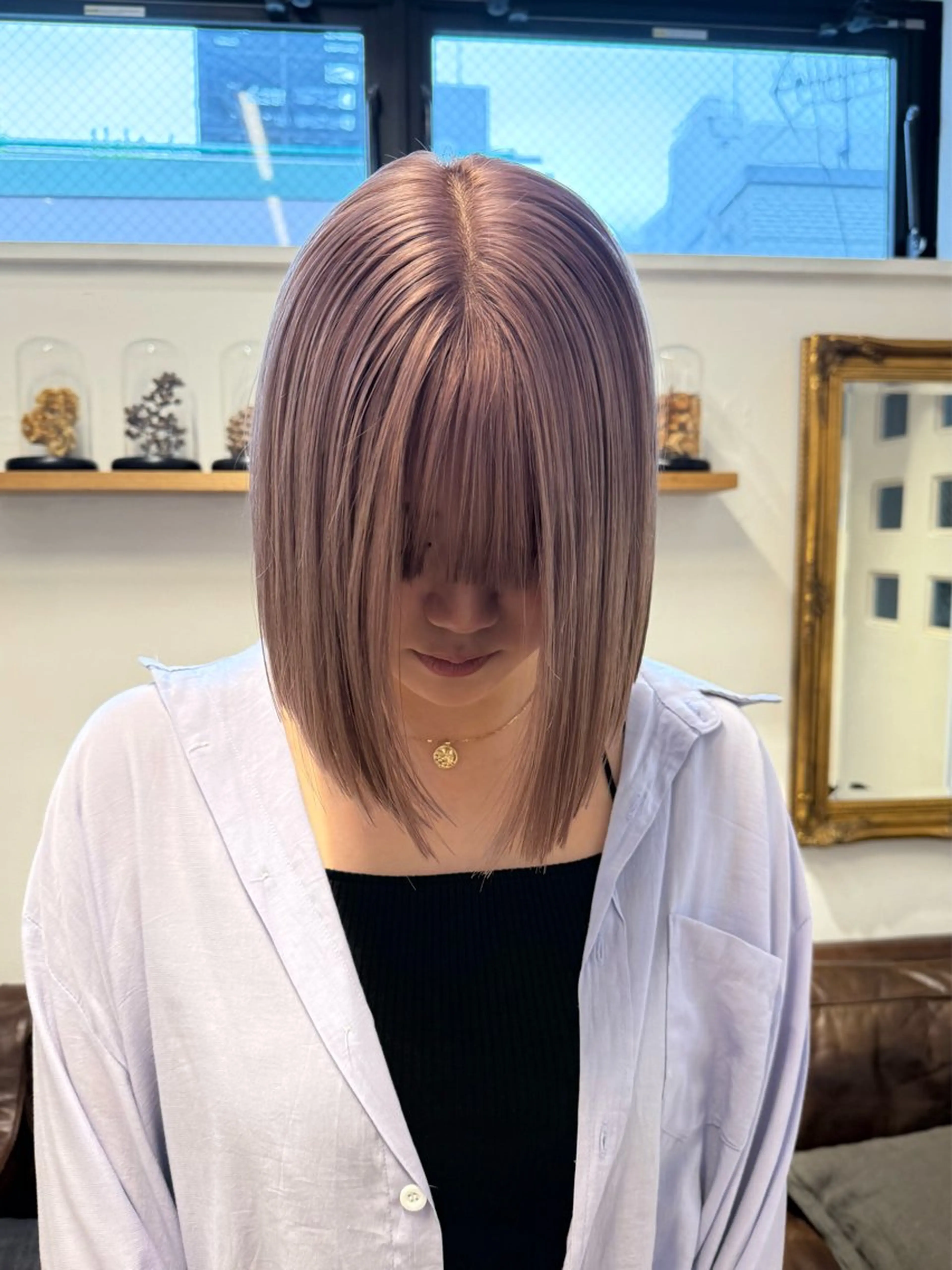 ショート カラー ミルクティー× グレージュMOMOのヘアスタイル