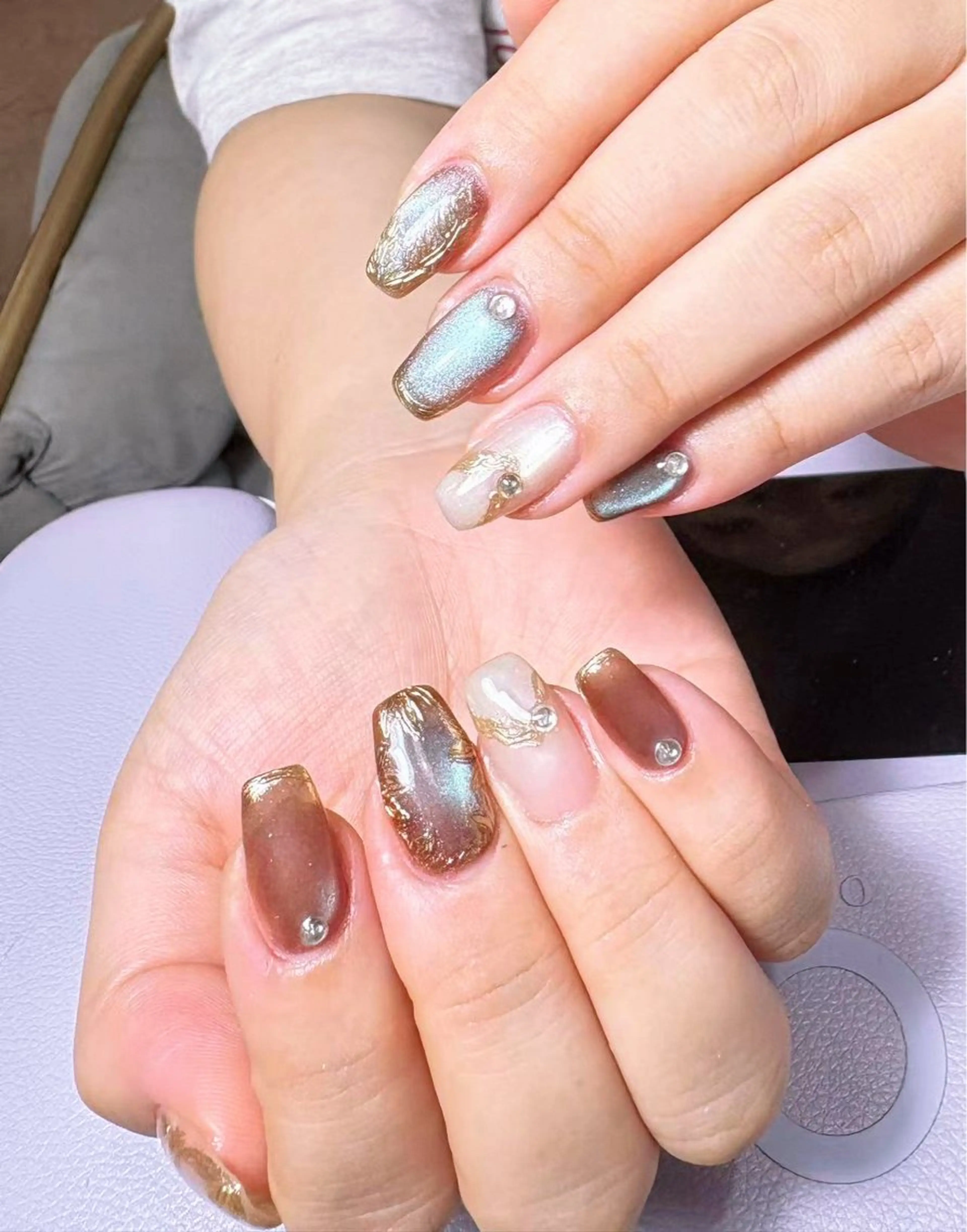 ネイル ハンドネイル フットネイル ハンドケア AngelChris ビューティーサロンのネイルデザイン