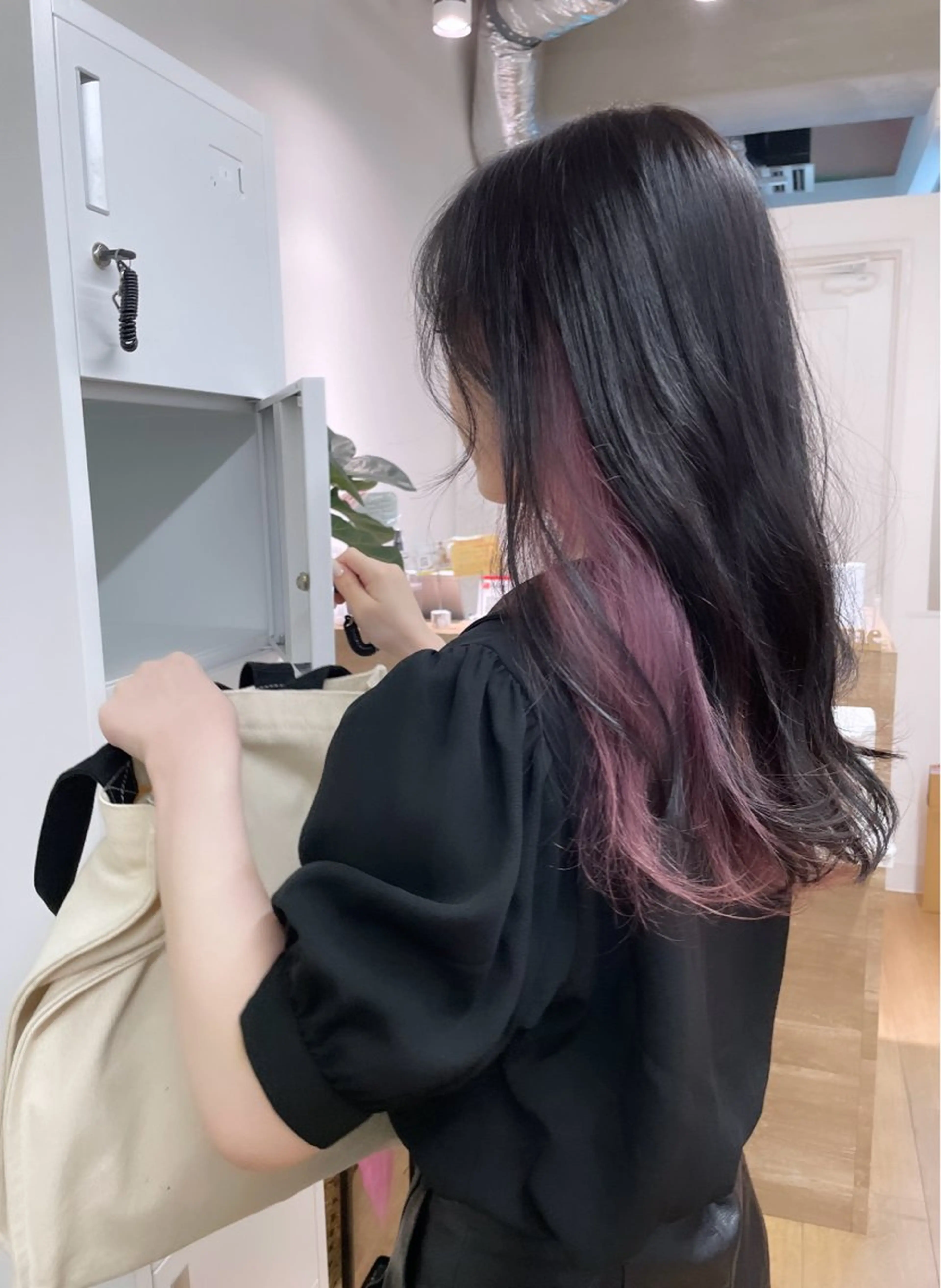 ロング カラー 黒髪 ピンクカラー アンサイ 成増のヘアスタイル