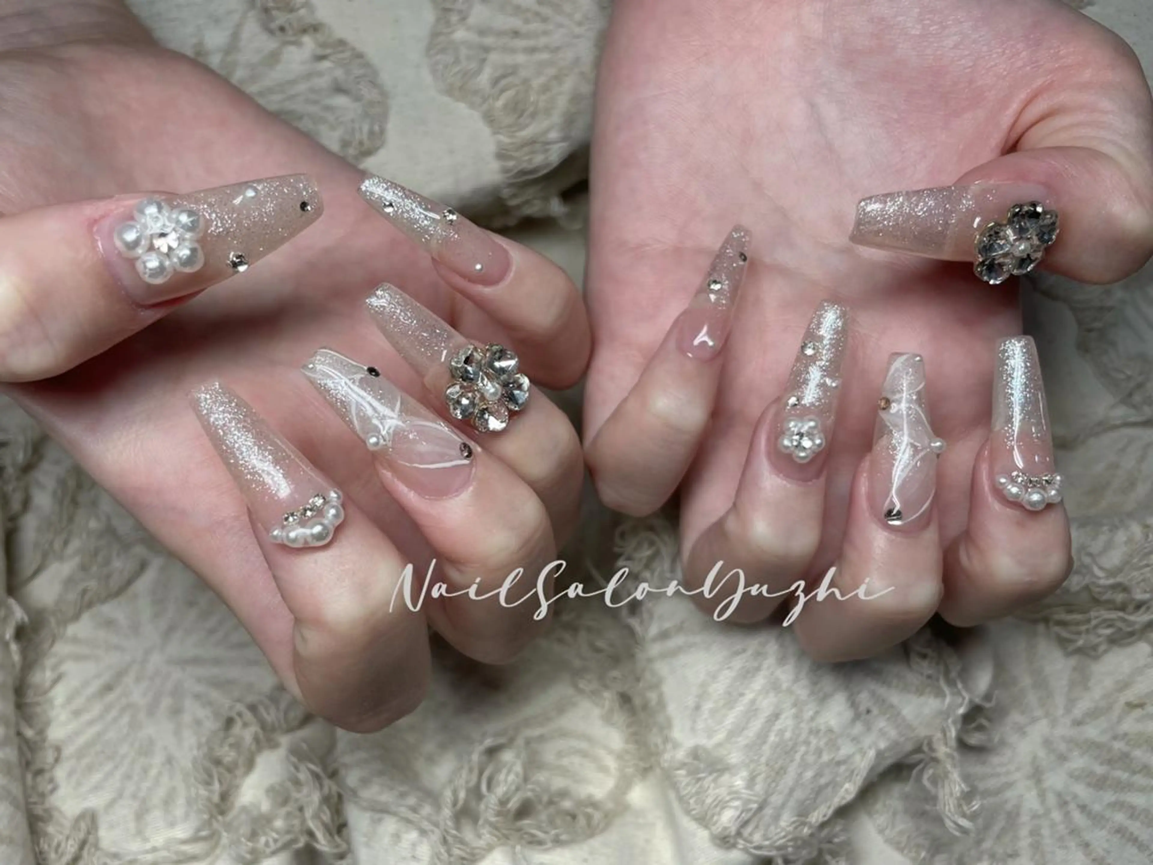 ネイル キラキラネイル ロングネイル マグネットネイル ミラーネイル ニュアンスネイル MAKI💚💚💚 秋葉原.のネイルデザイン