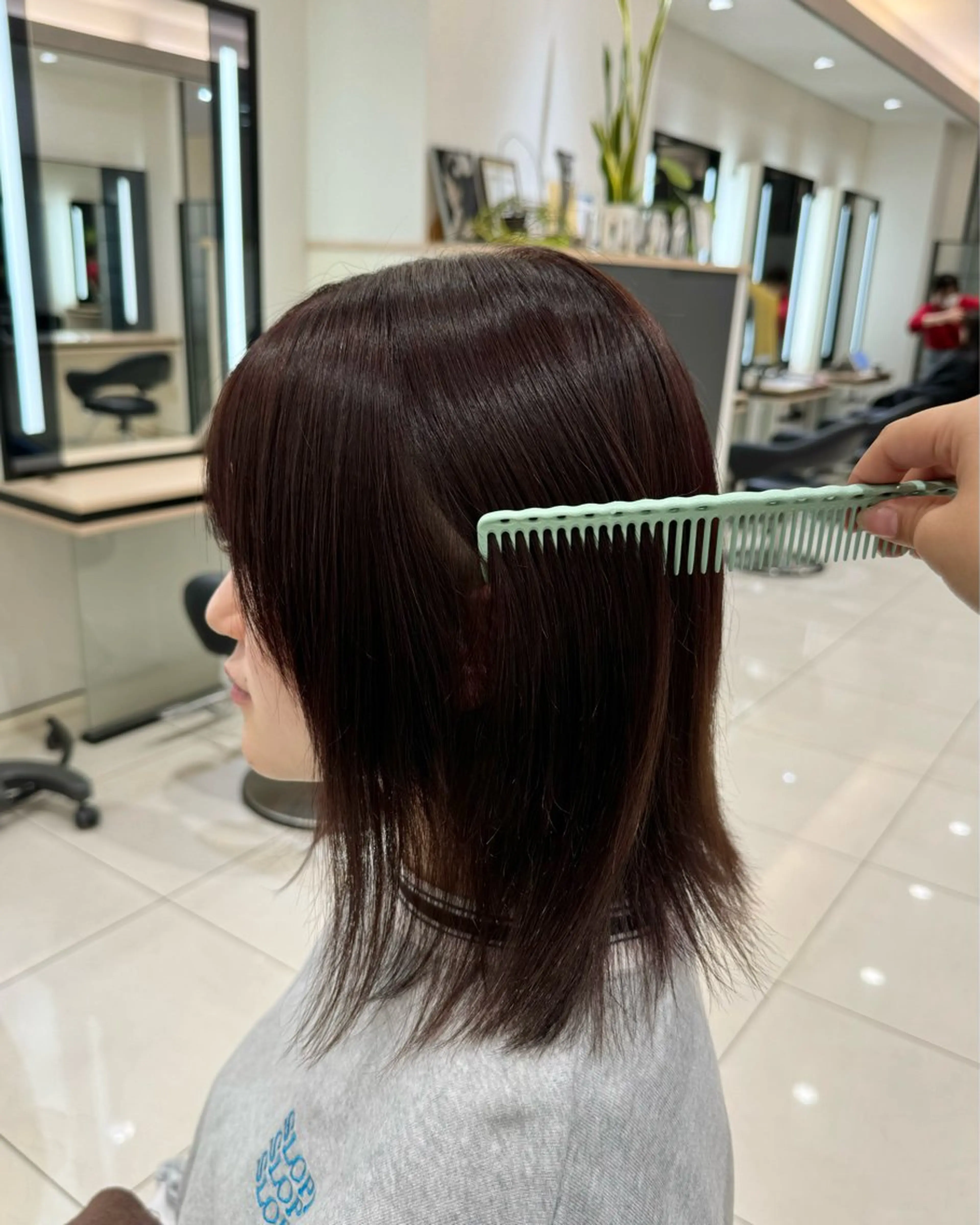 ミディアム ヘアカラー ひなの🫧ベージュ系 艶カラーのヘアスタイル