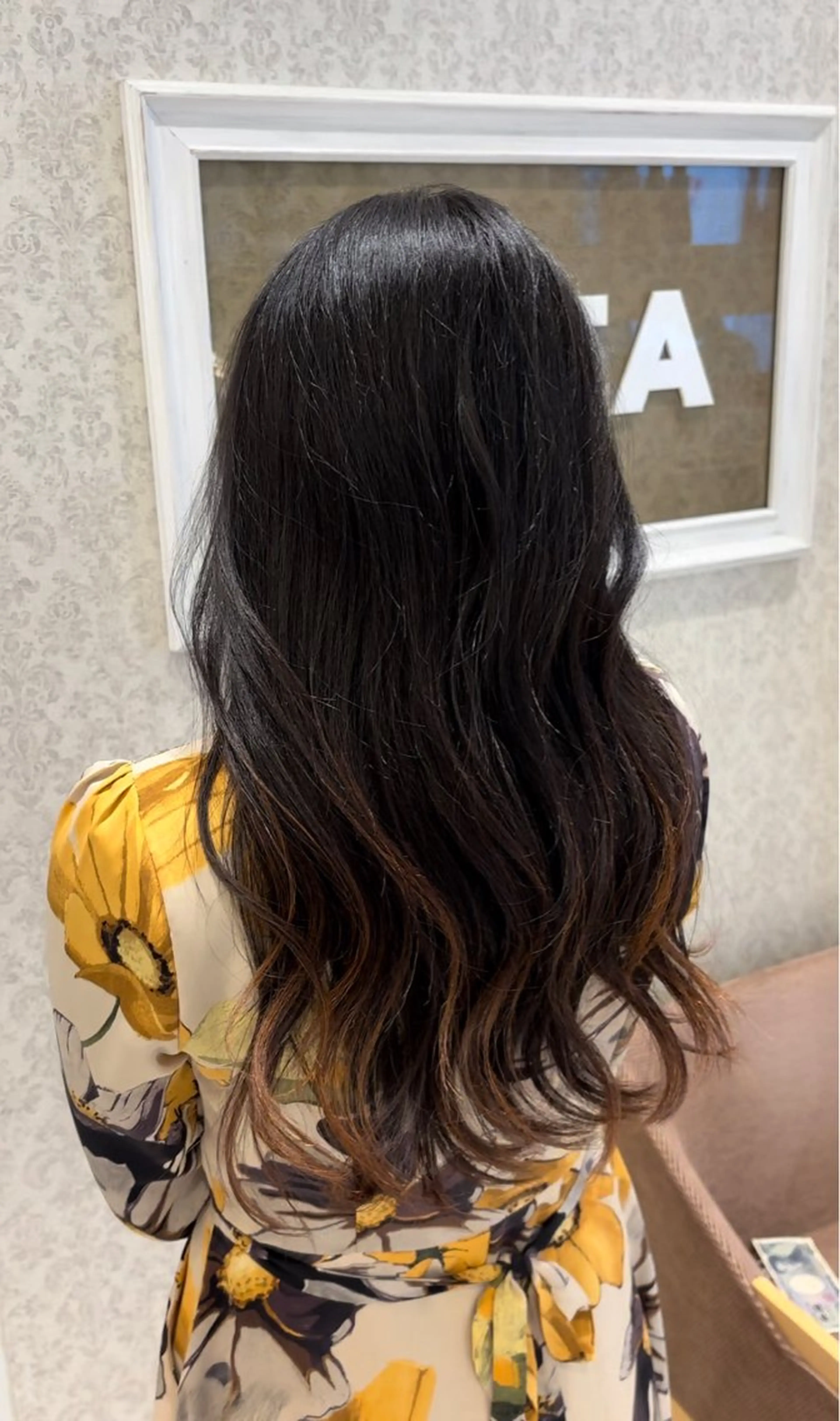 ロング ヘアアレンジ ヘアセット ブリーチなしカラー/ 暖色カラー/艶カラーのヘアスタイル