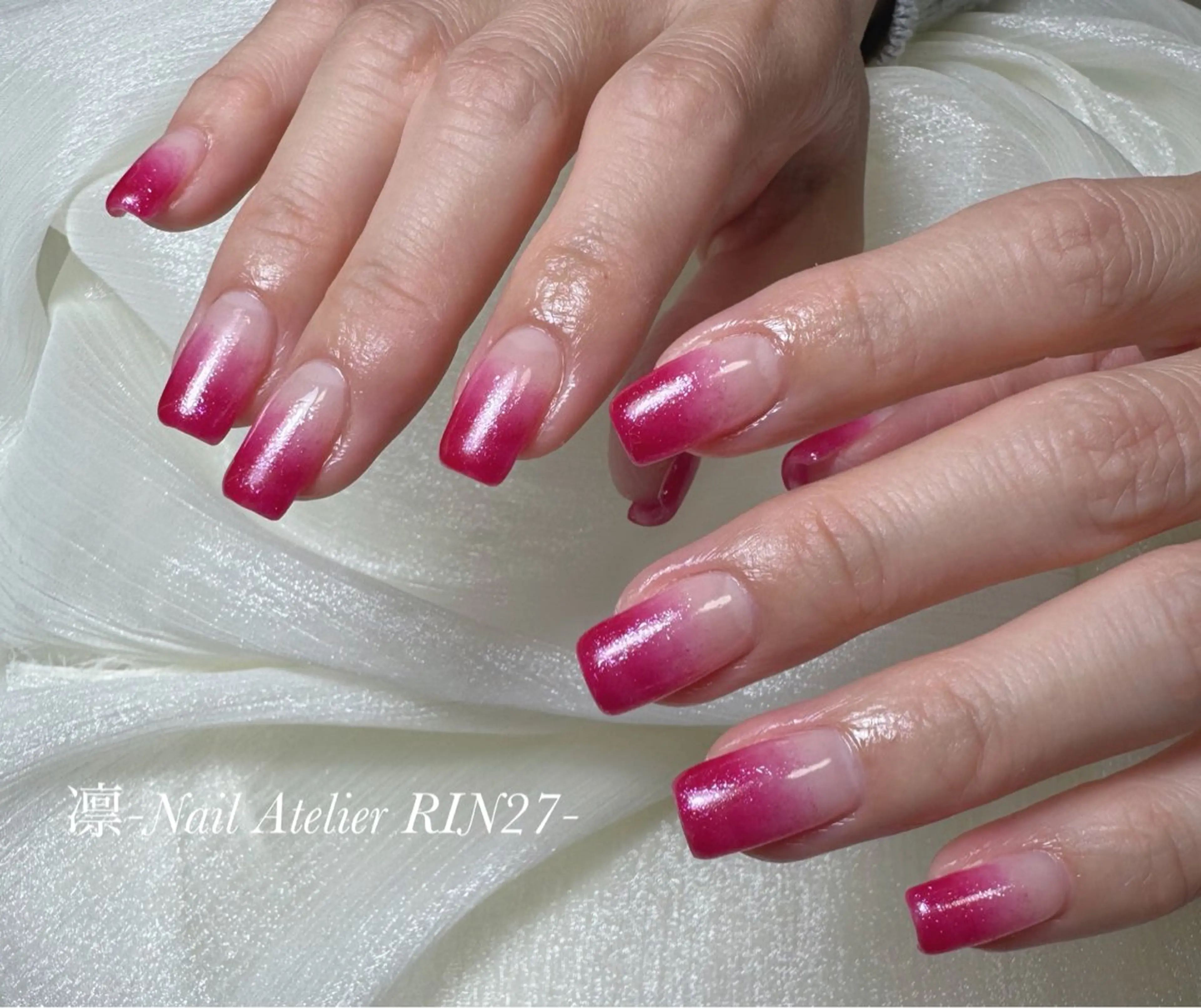 ネイル グラデーション ハンドネイル ハンドケア 立川 紋歌のネイルデザイン