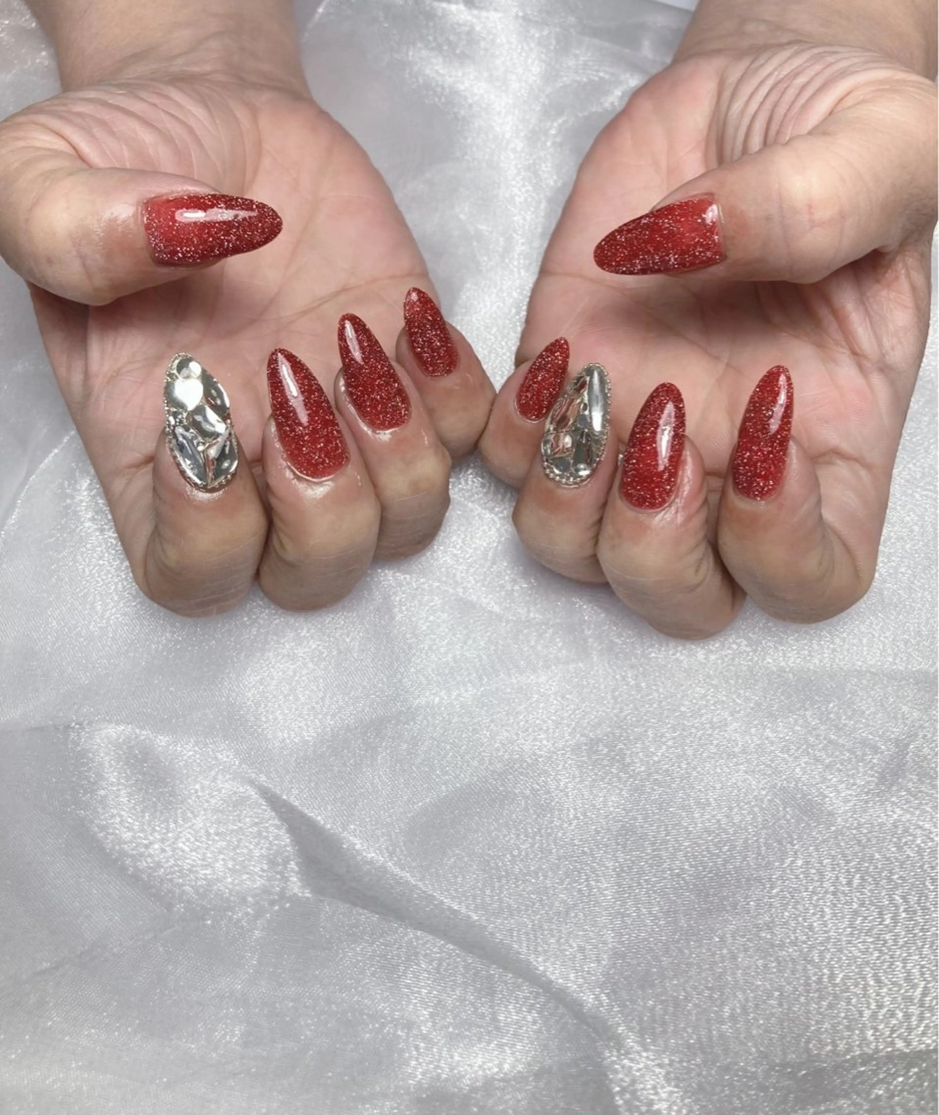 ネイル フラッシュネイル 赤色 ハンドネイル eggplant所属・eggplant レイカのネイルデザイン