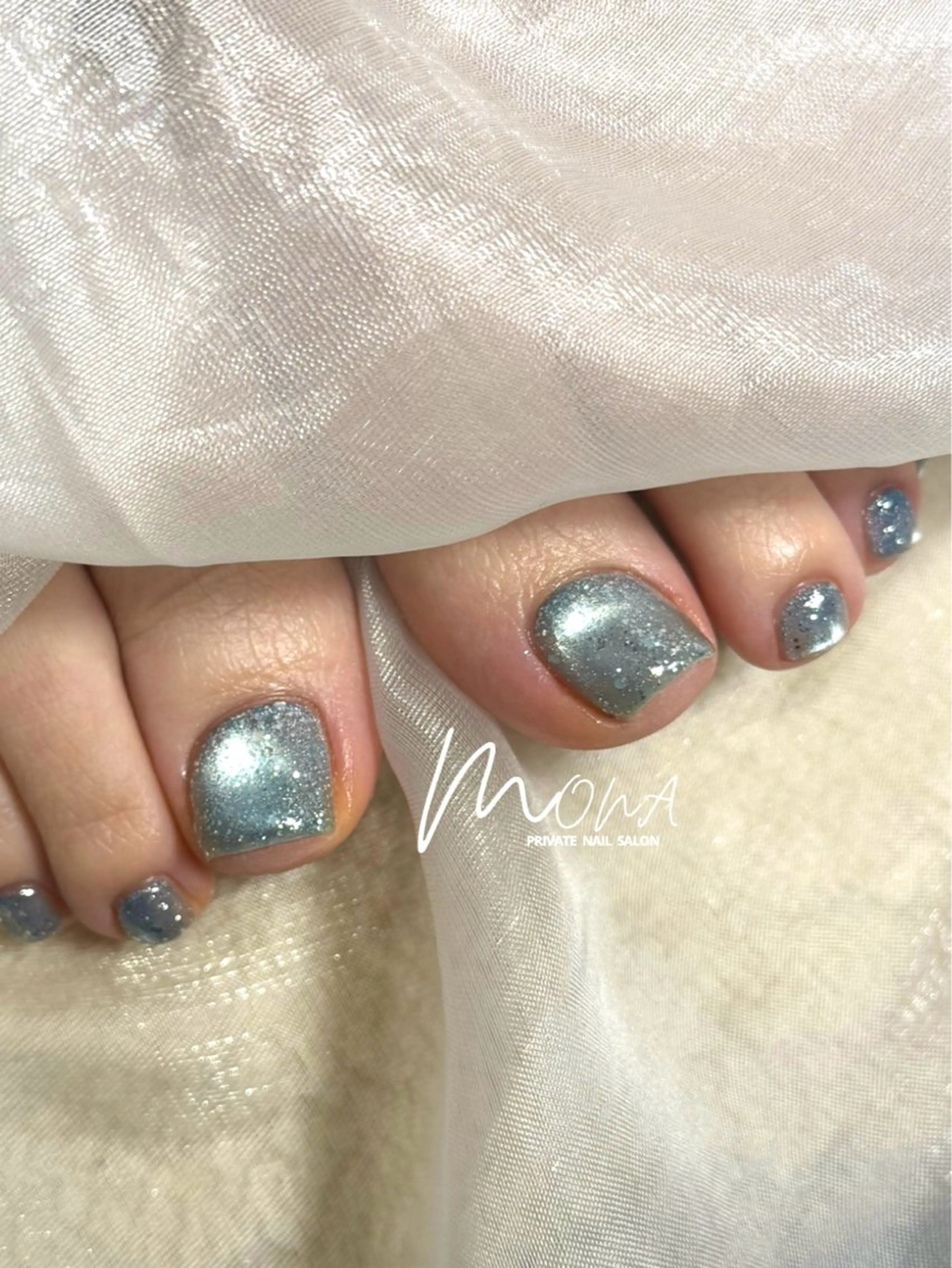 ネイル マグネットネイル シンプルネイル フットネイル Nailsalon MONA.のネイルデザイン