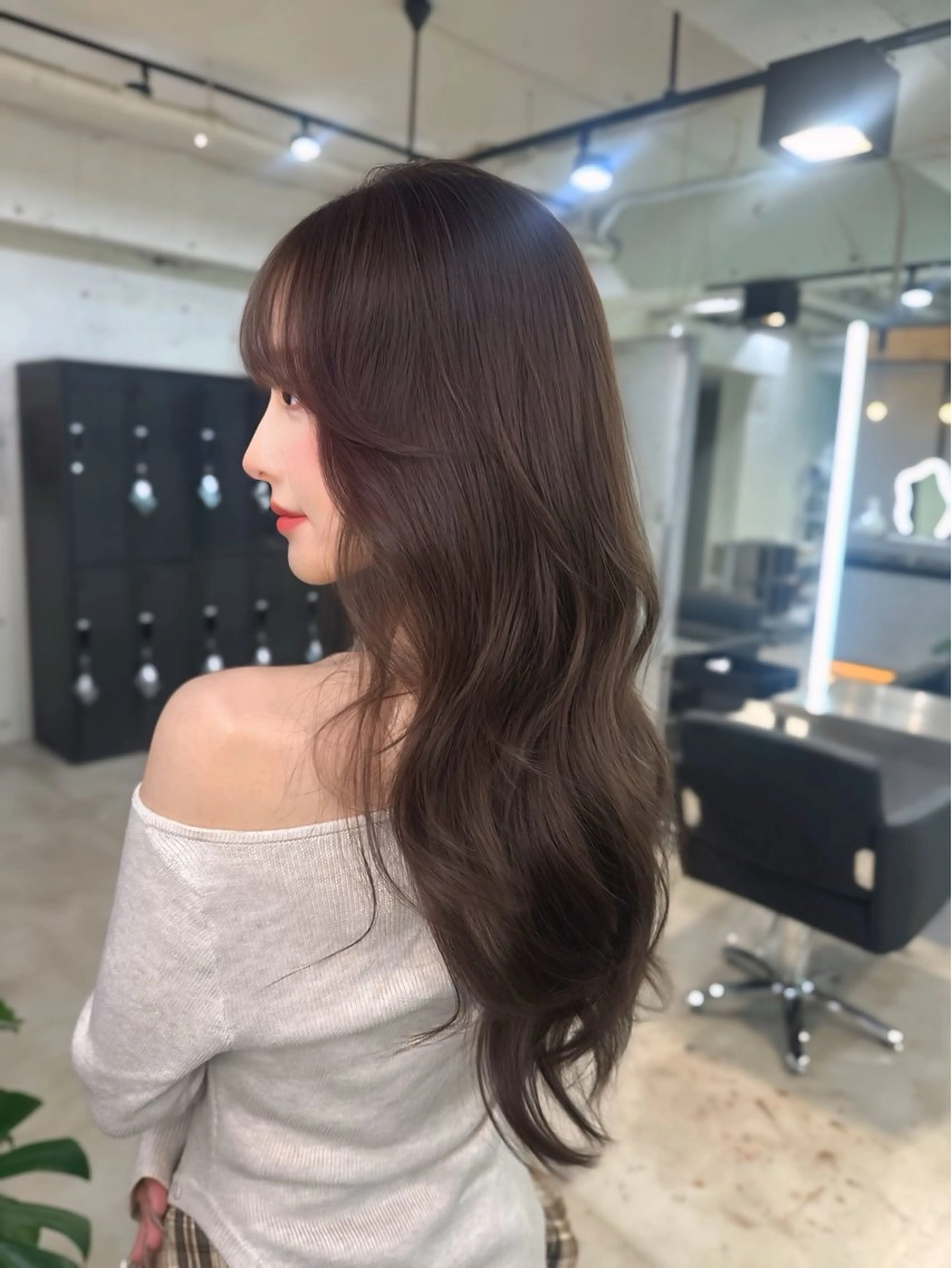 ロング カラー ヘアカラー 韓国レイヤー 似合わせカラーのヘアスタイル