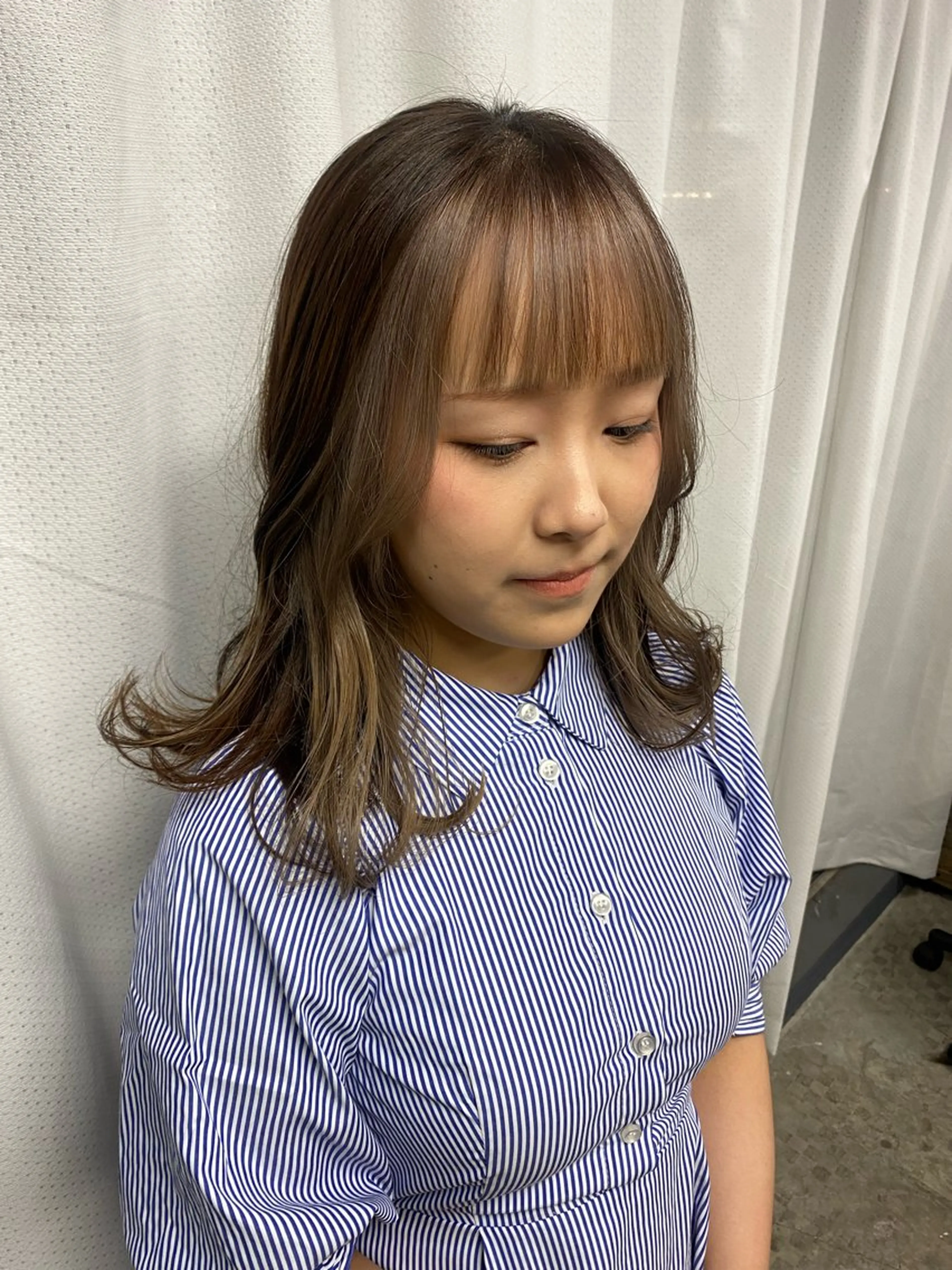 ミディアム カラー ヘアアレンジ ミストバング ベージュカラー  フェイスフレーミング ミルクティーベージュ カット ヘアカラー トリートメント 年間1500人担当 代表　南一路のヘアスタイル