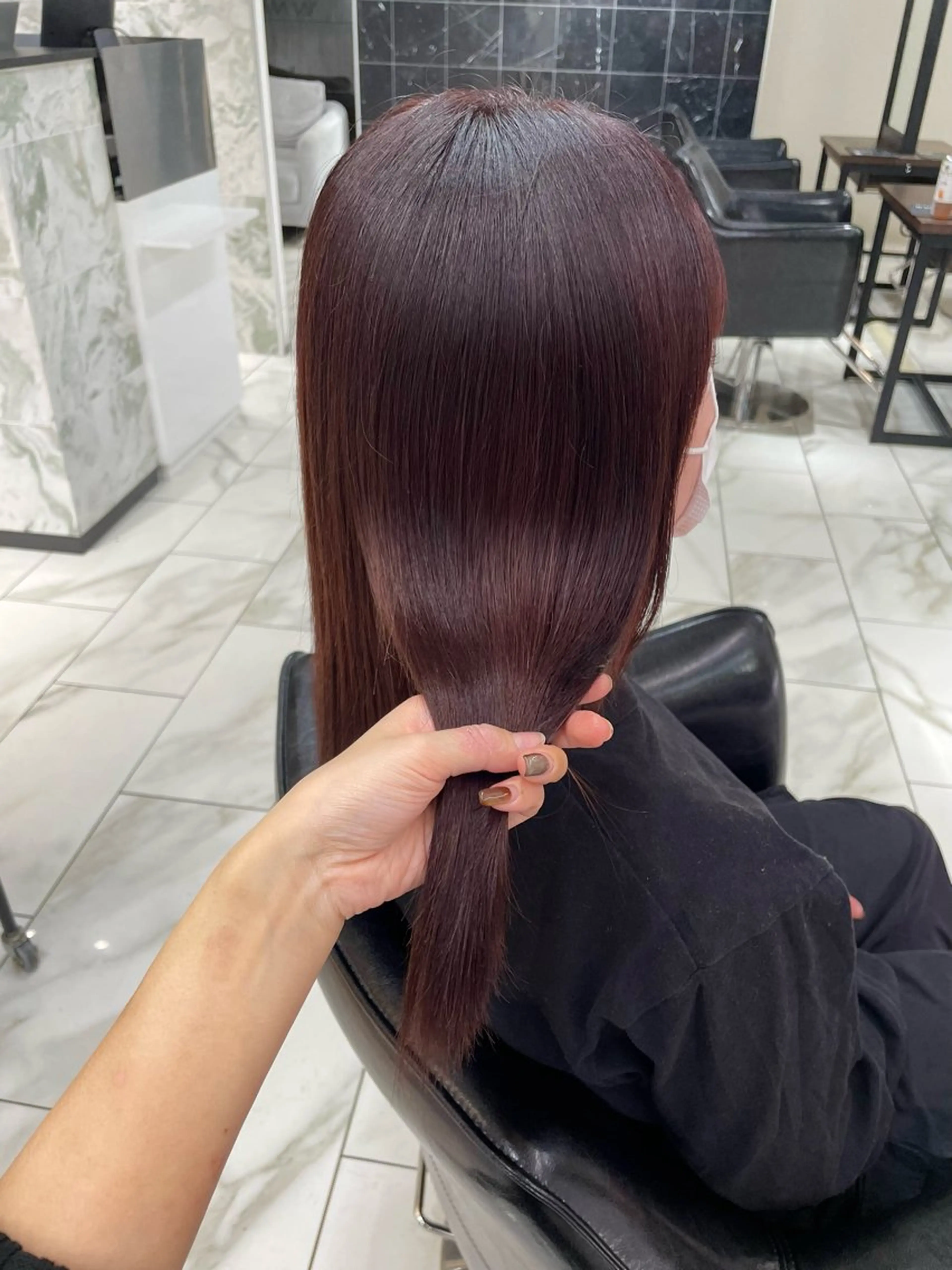 セミロング レイヤーカット/ 艶カラー/亜澄のヘアスタイル