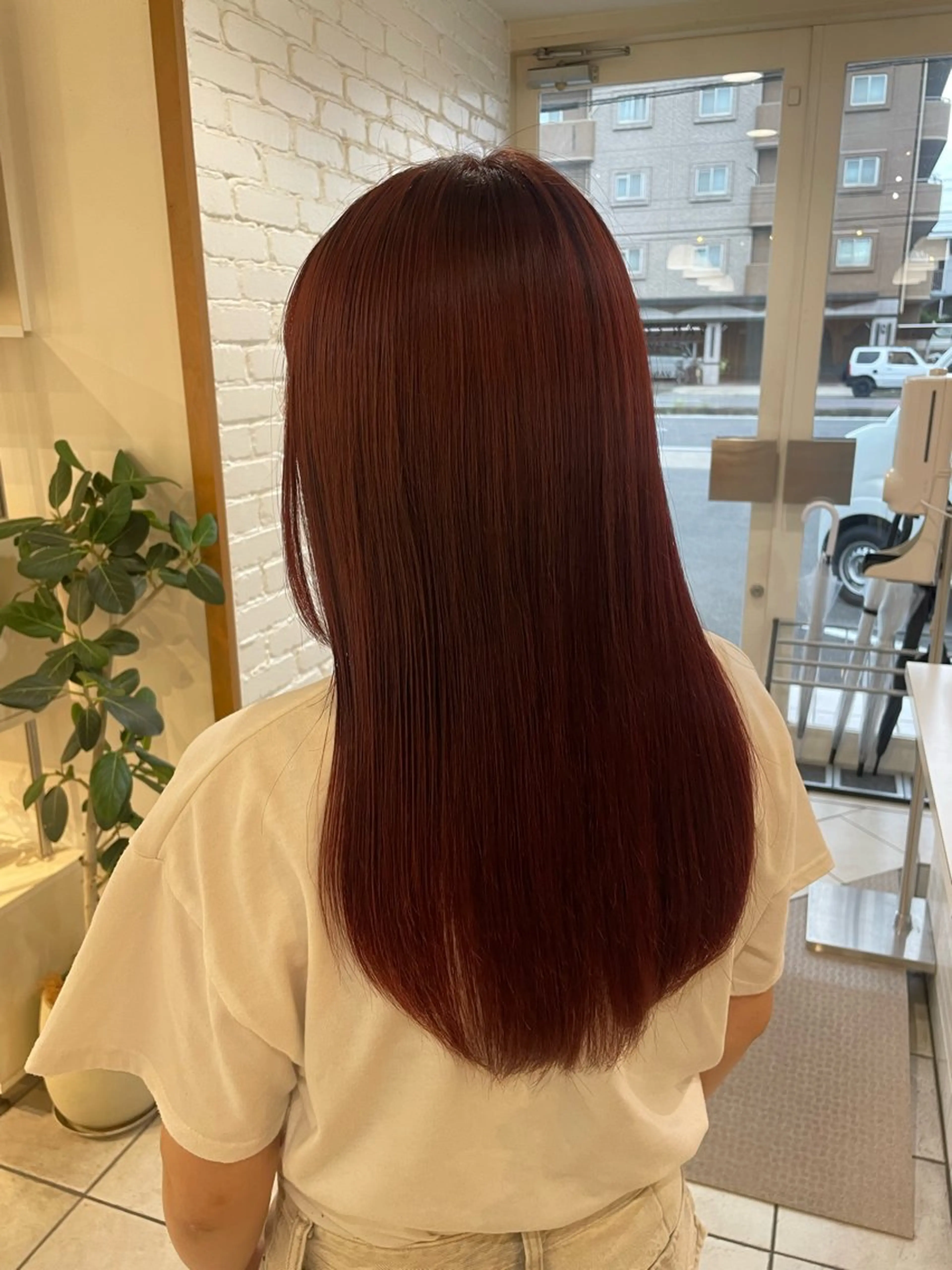 ロング カラー レッドカラー 🌟デザインカラー 🌟コノミ🌟のヘアスタイル