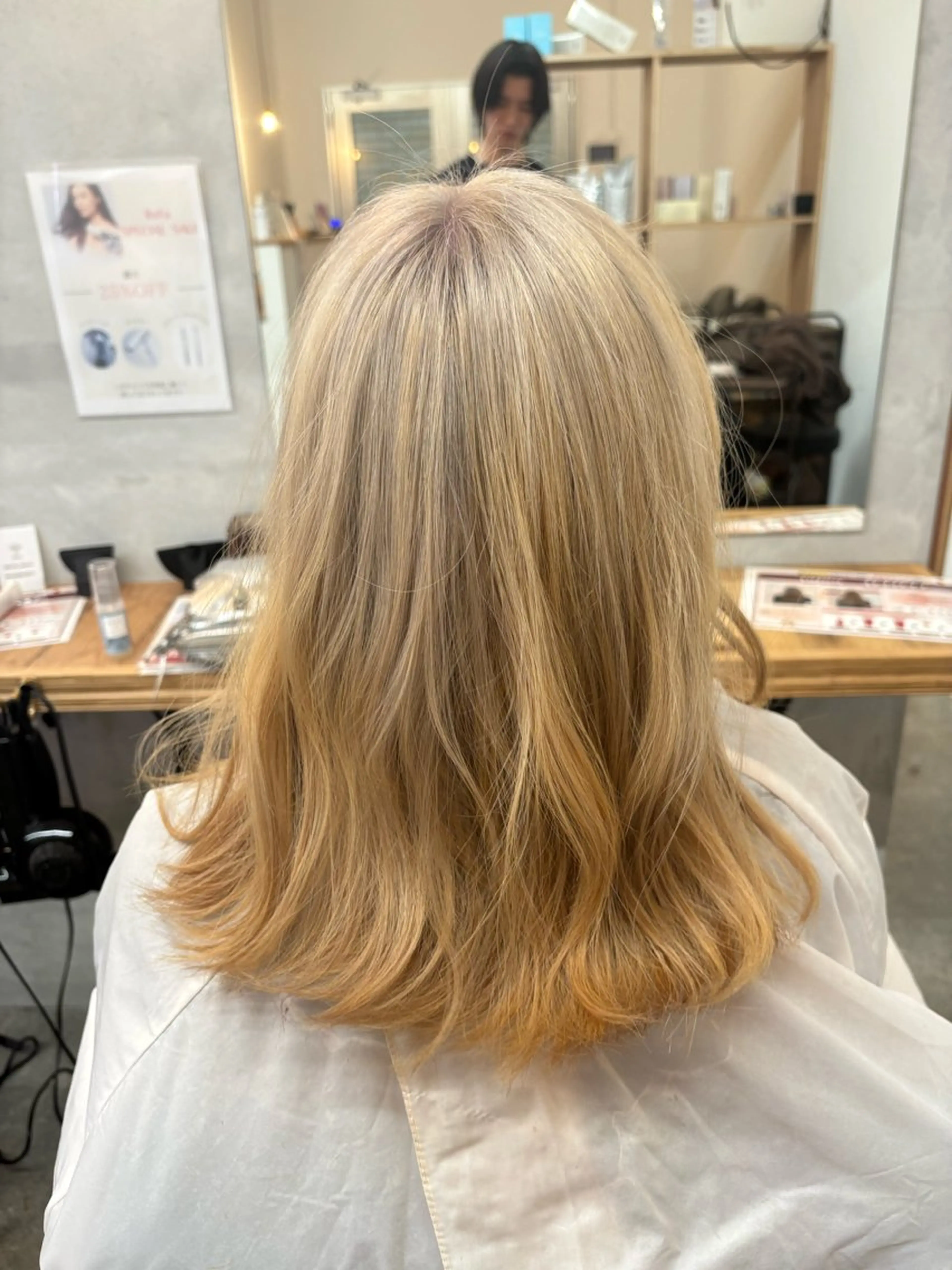 ミディアム カラー ハイトーンカラー 比嘉 蓮のヘアスタイル