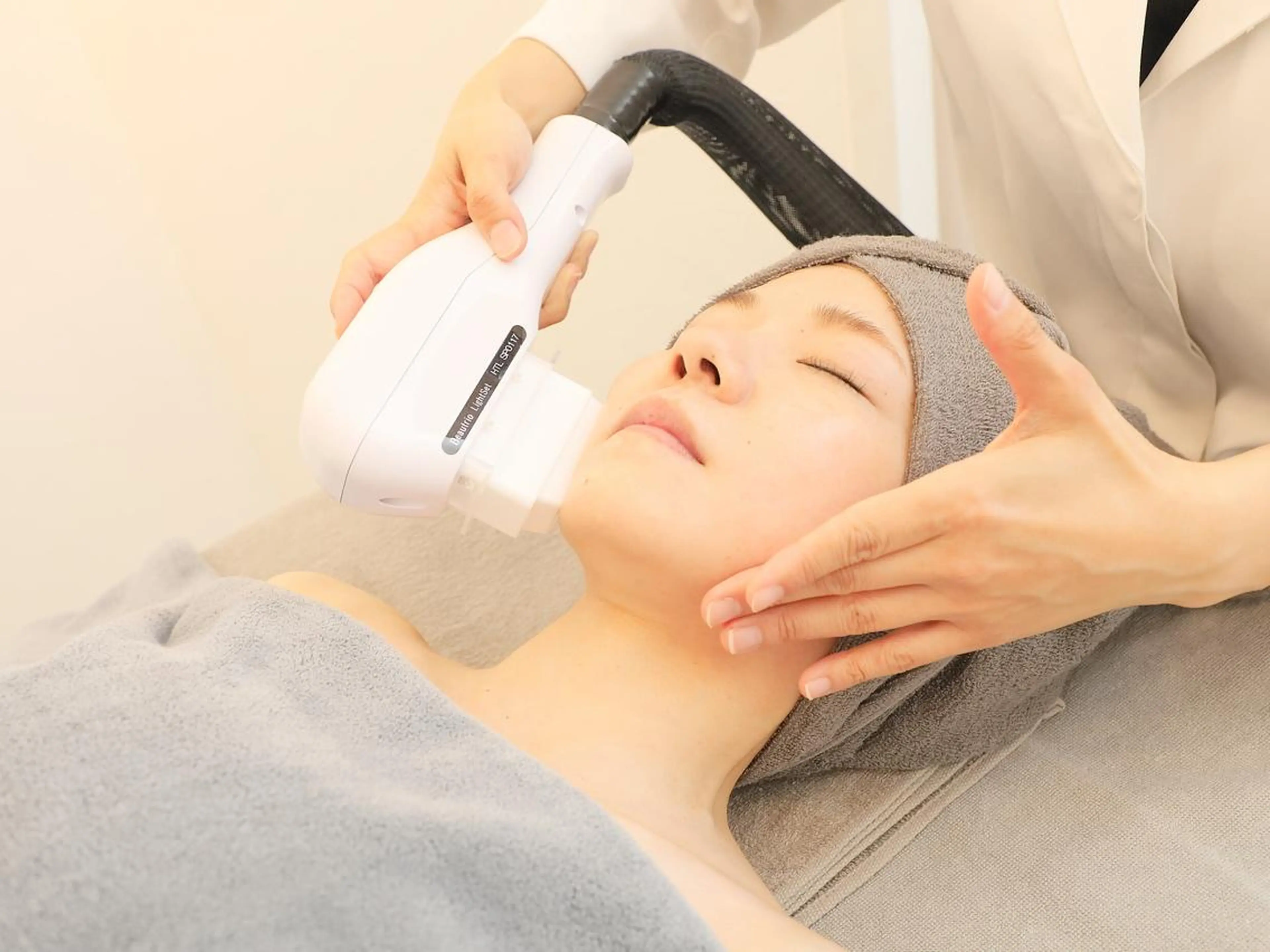 3周年CP☆産毛と毛穴が気になる方におススメ！顔脱毛✨幹細胞ケアがセットで水光肌へ！の写真