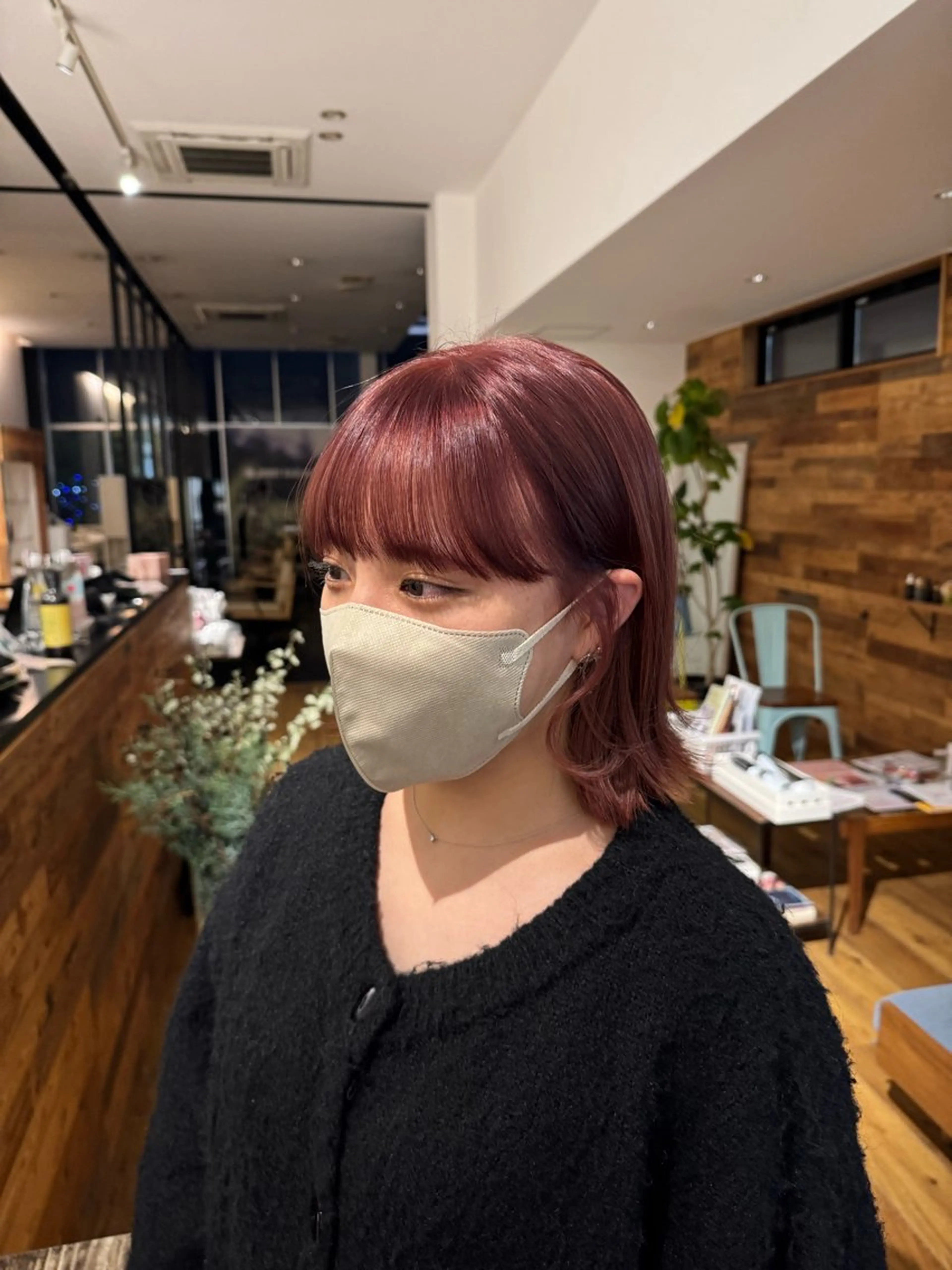 ミディアム カラー 吉留 文月のヘアスタイル