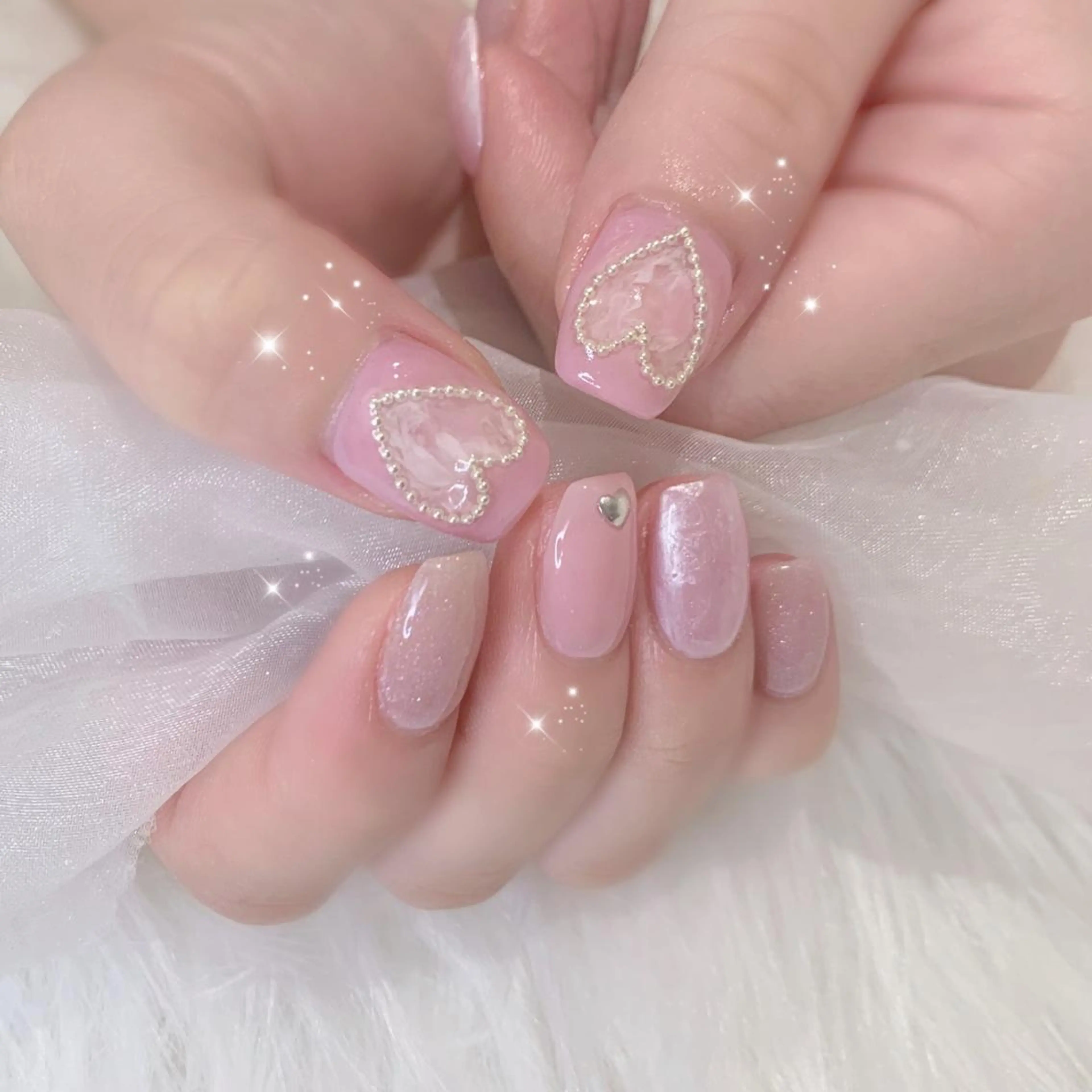 ネイル オーロラネイル チークネイル ジェルネイル 韓国ネイル マグネットネイル ハンドネイル Kanon 🤍のネイルデザイン