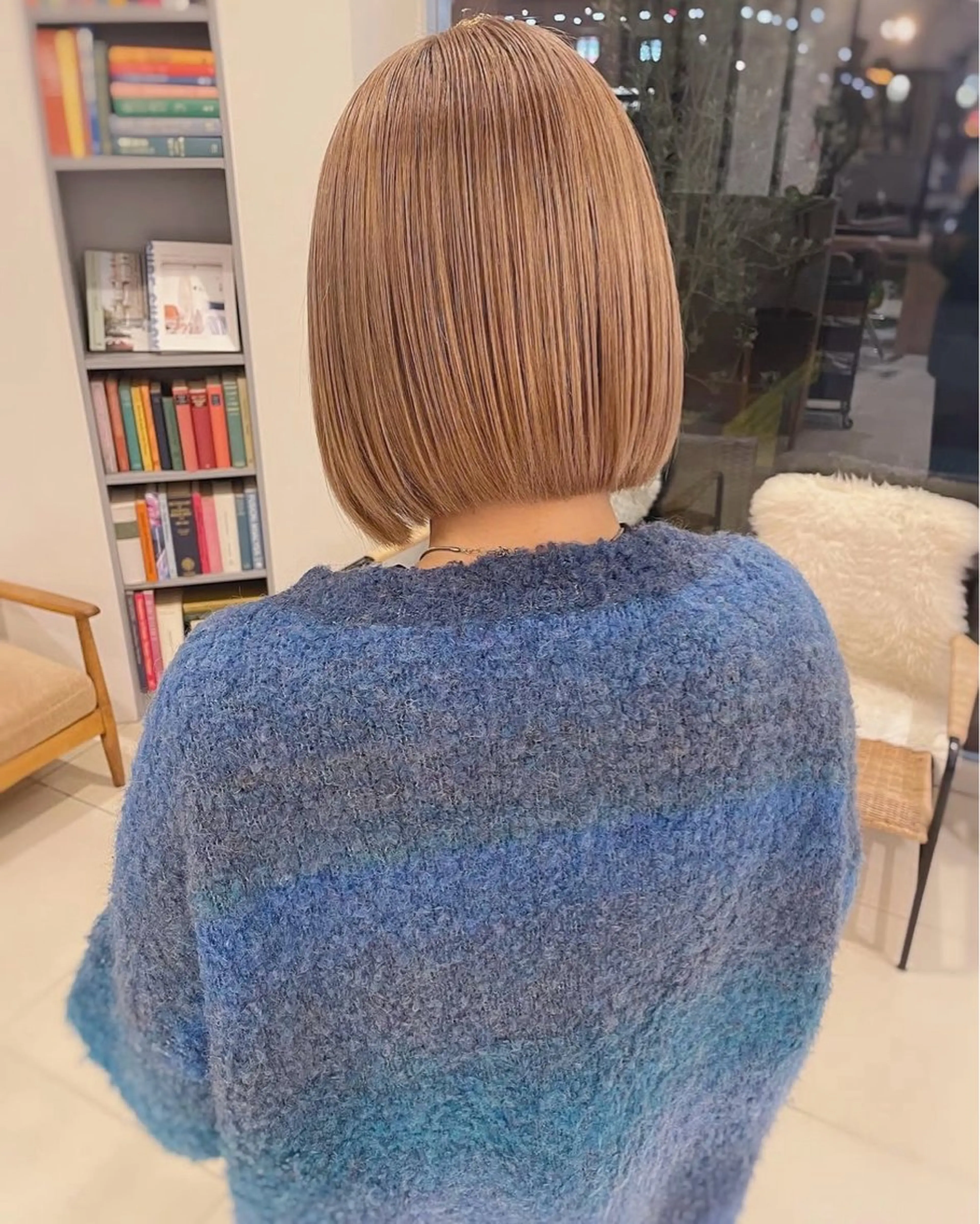 ショート カラー 三ツ木 真由のヘアスタイル