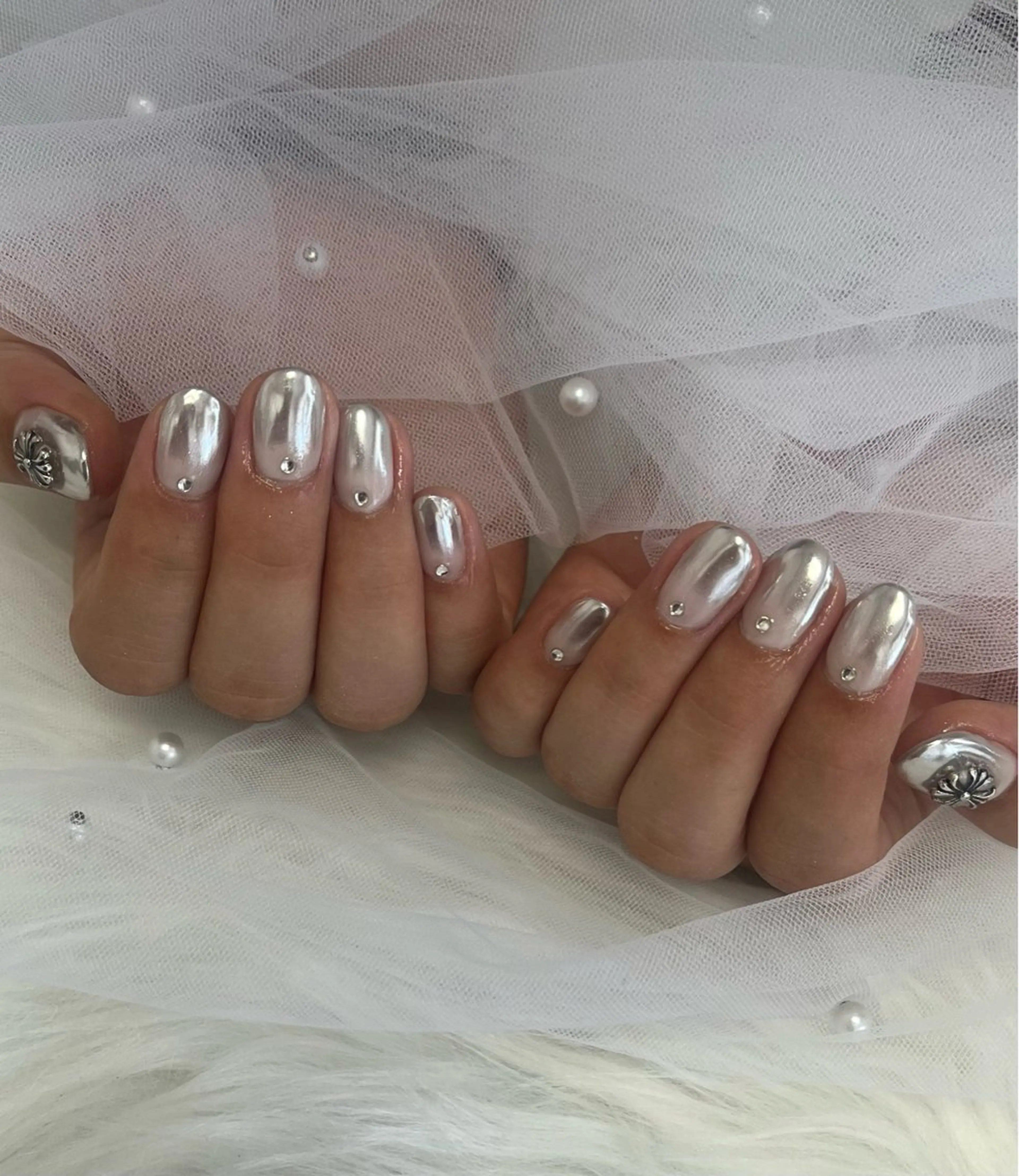ネイル ミラーネイル シルバー ハンドネイル Re: Mireのネイルデザイン