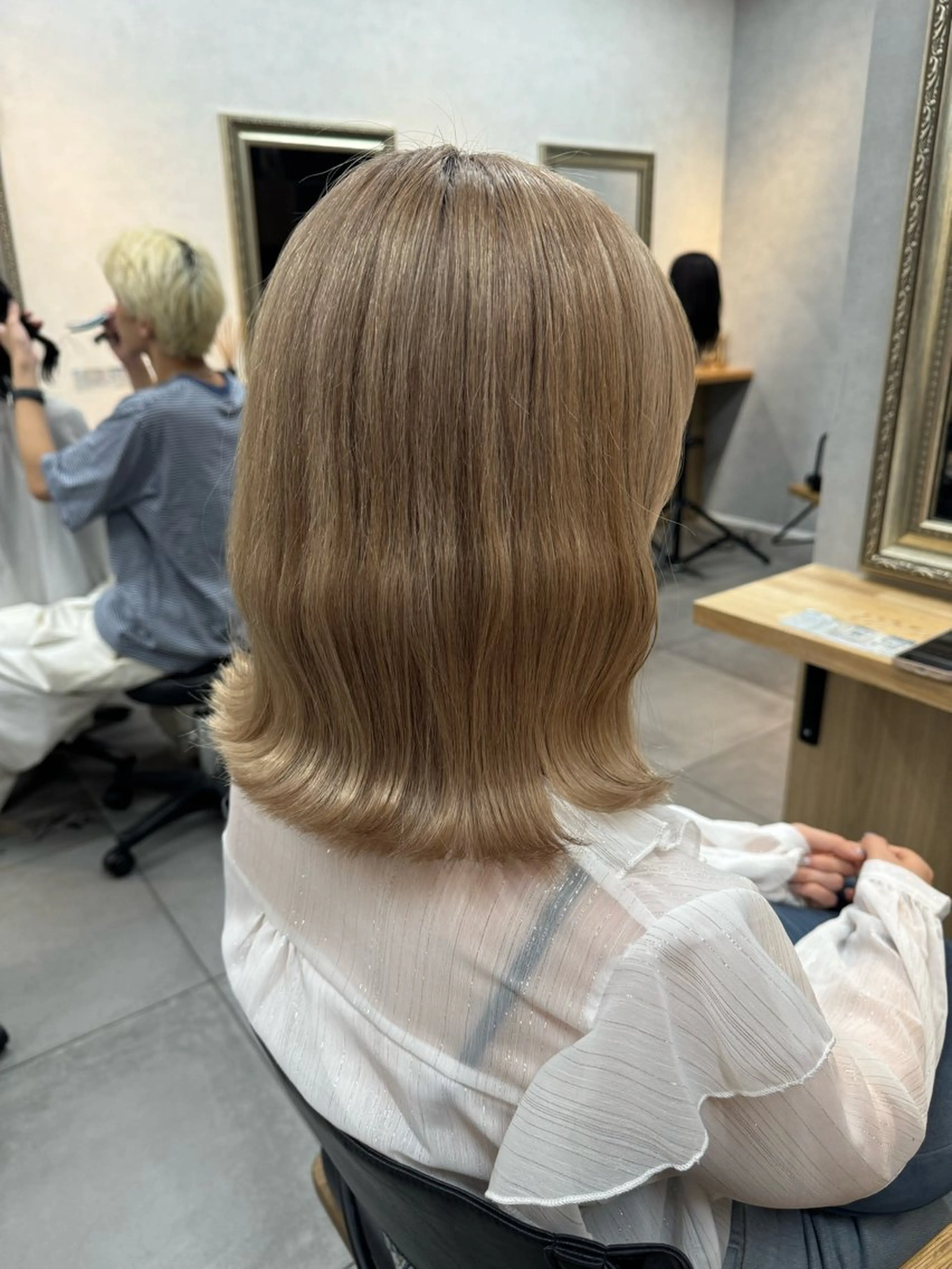 ミディアム SALOWIN銀座RAY ll所属・オオクラ マオのヘアスタイル