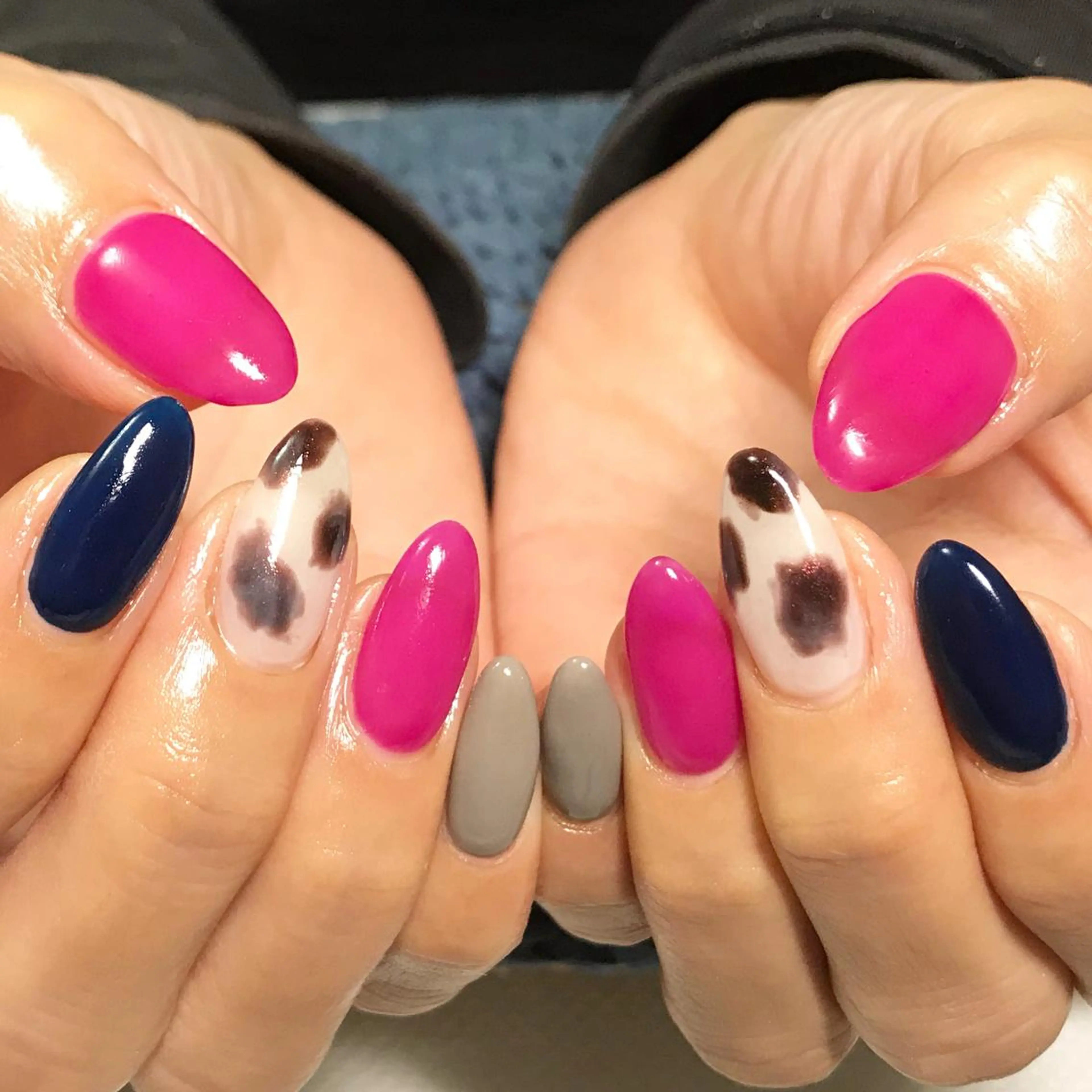 ネイル アニマル柄 フットネイル ネイビー ピンク シンプルネイル ハンドネイル ネイル フフラ所属・nail fufla ♡yamane♡のネイルデザイン