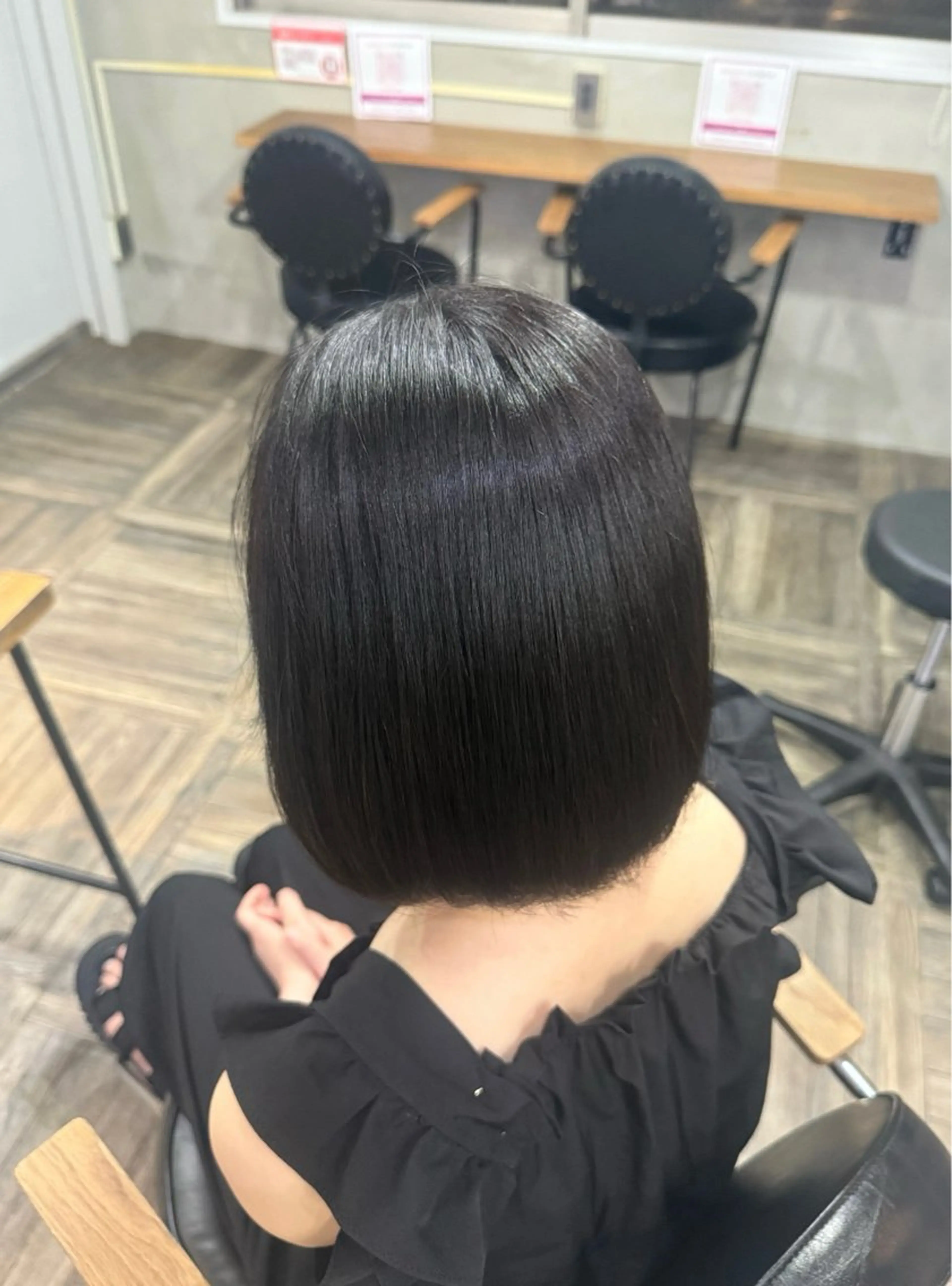 ショート ヘアカラー 上野 日菜莉のヘアスタイル
